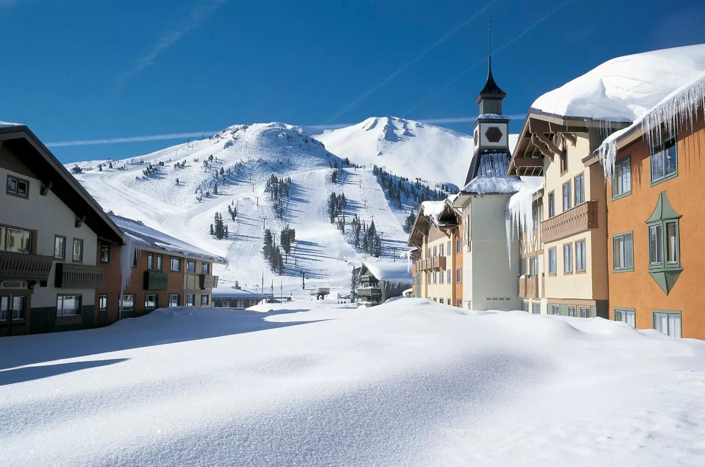 Day, Winter in Mammoth Mountain Inn