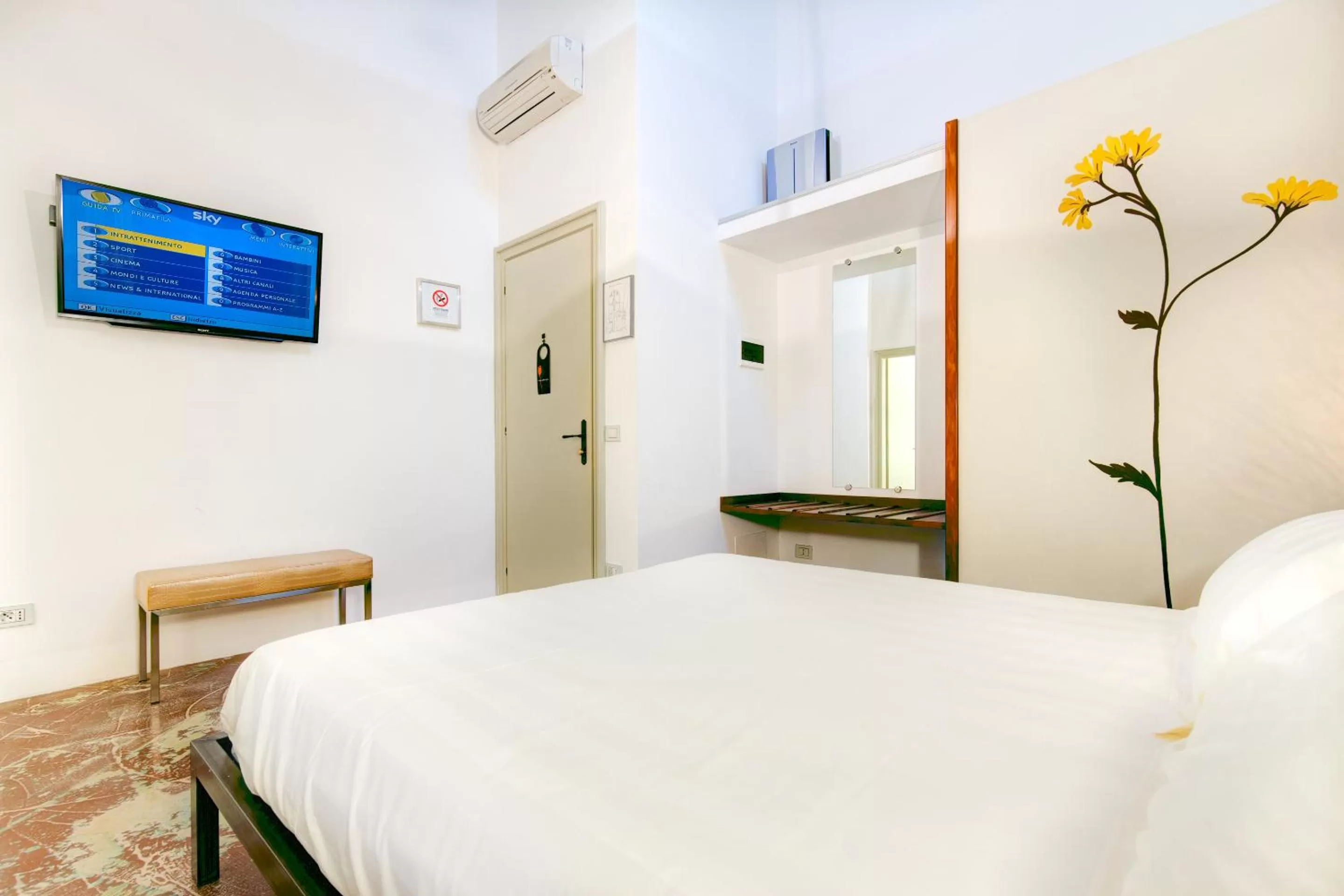 TV and multimedia, Bed in Il Convento Dei Fiori Di Seta