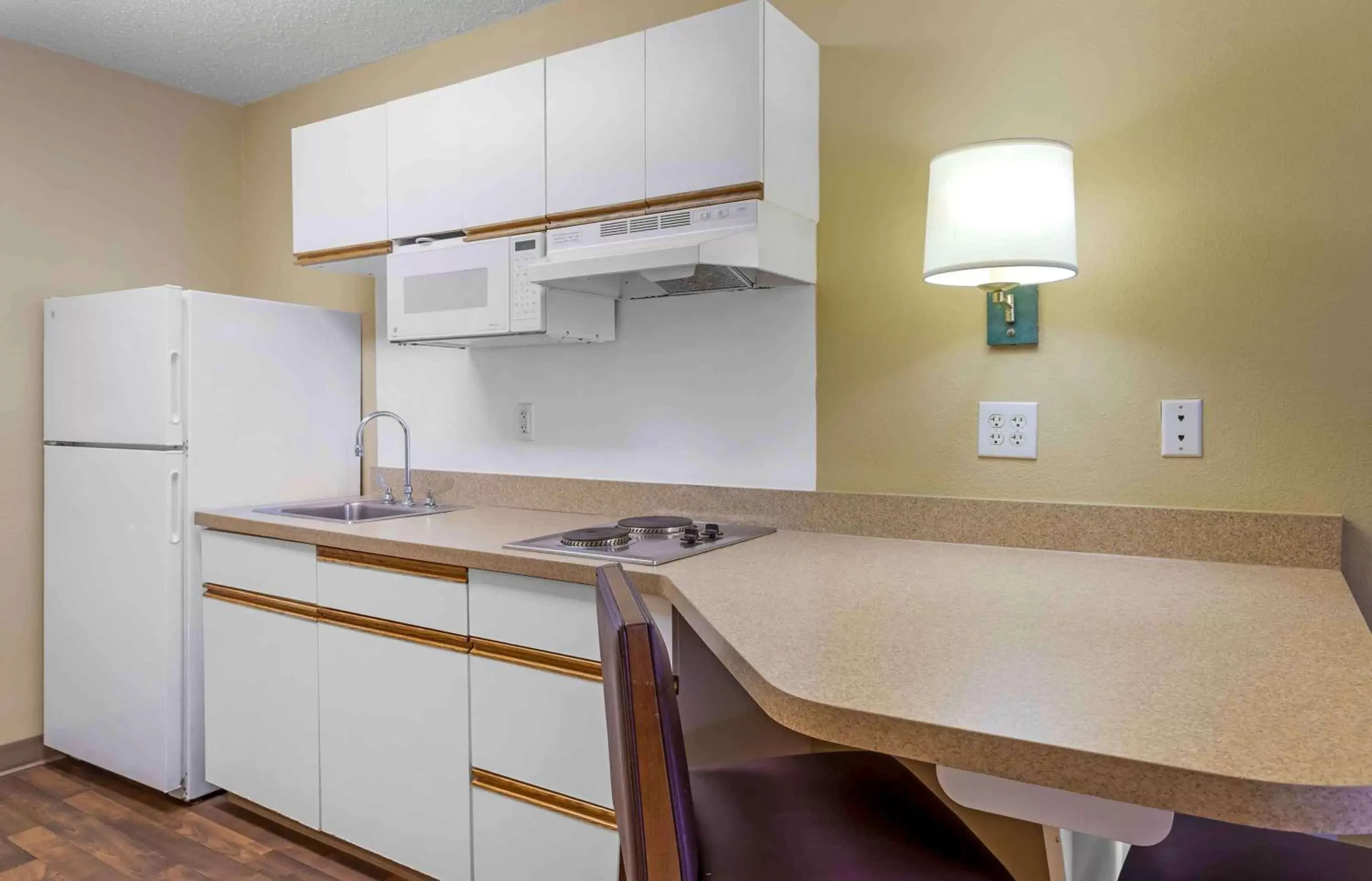 Bedroom, Kitchen/Kitchenette in Extended Stay America Suites - Houston - Galleria - Uptown
