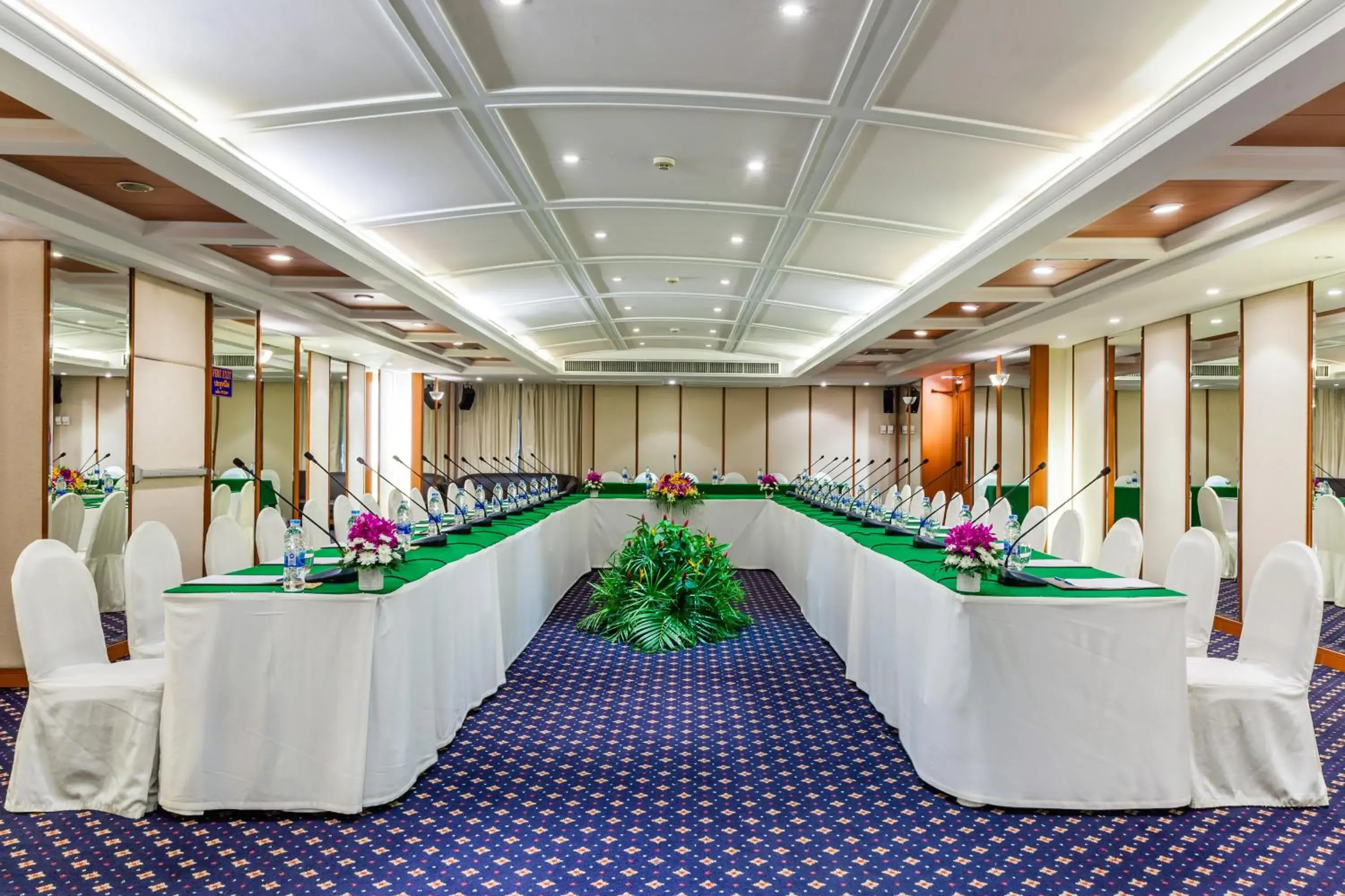 Meeting/conference room, Banquet Facilities in Cholchan Pattaya Beach Resort - SHA Extra Plus
