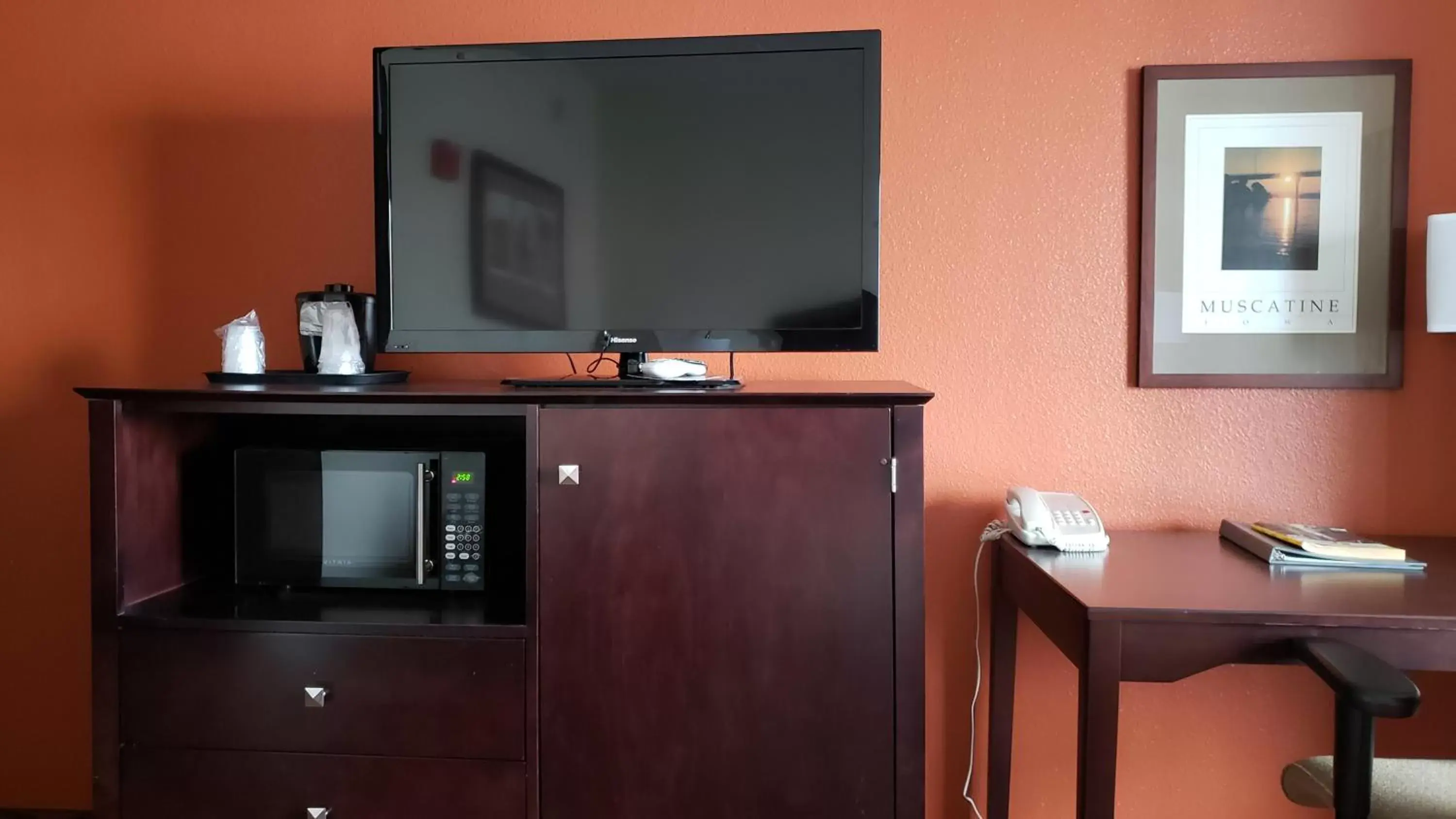 TV/Entertainment Center in AmericInn by Wyndham Muscatine