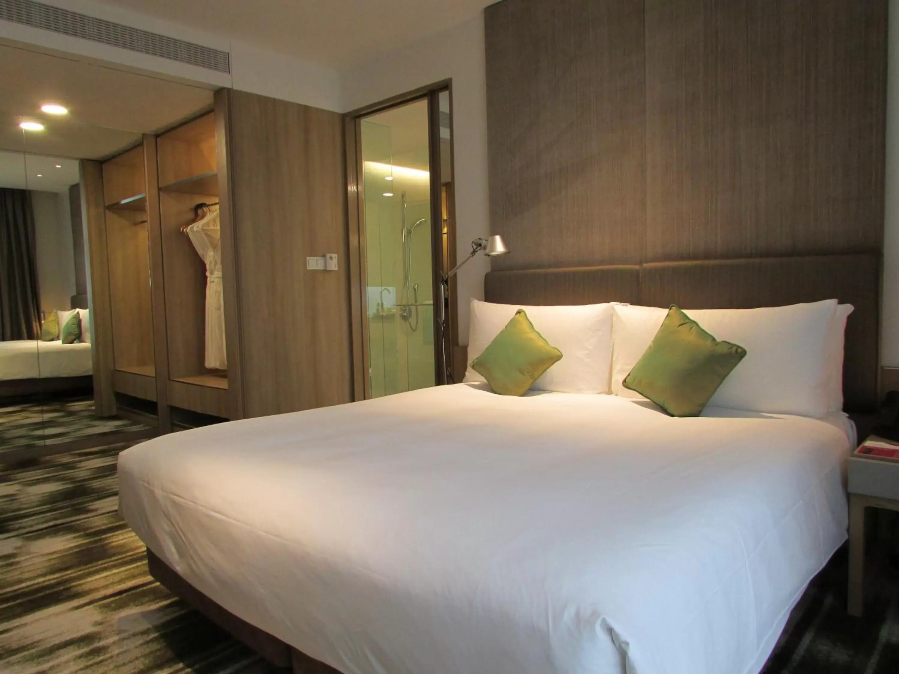 Bedroom, Room Photo in Crowne Plaza Changi Airport, an IHG Hotel