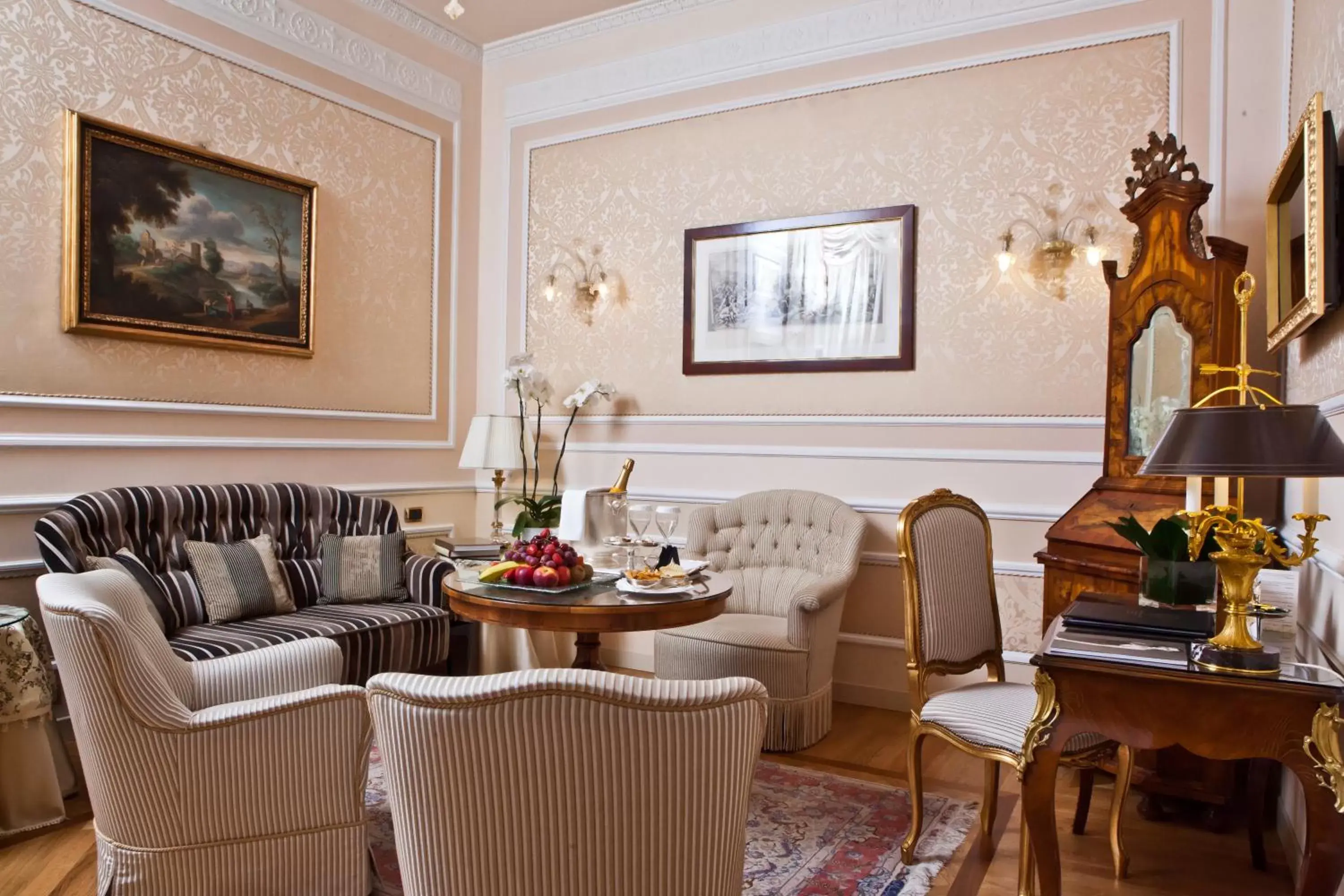 Seating area in Grand Hotel Majestic gia' Baglioni