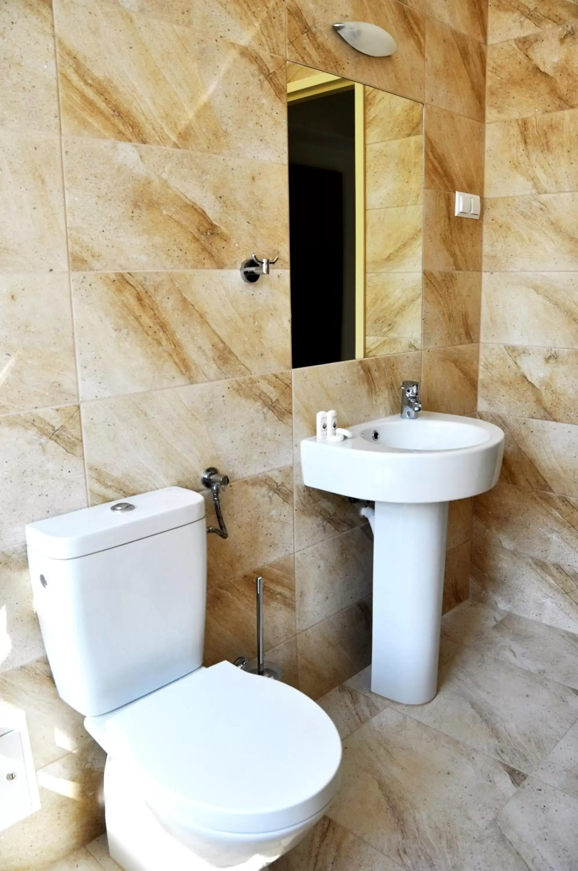 Bathroom in Hotel Santi