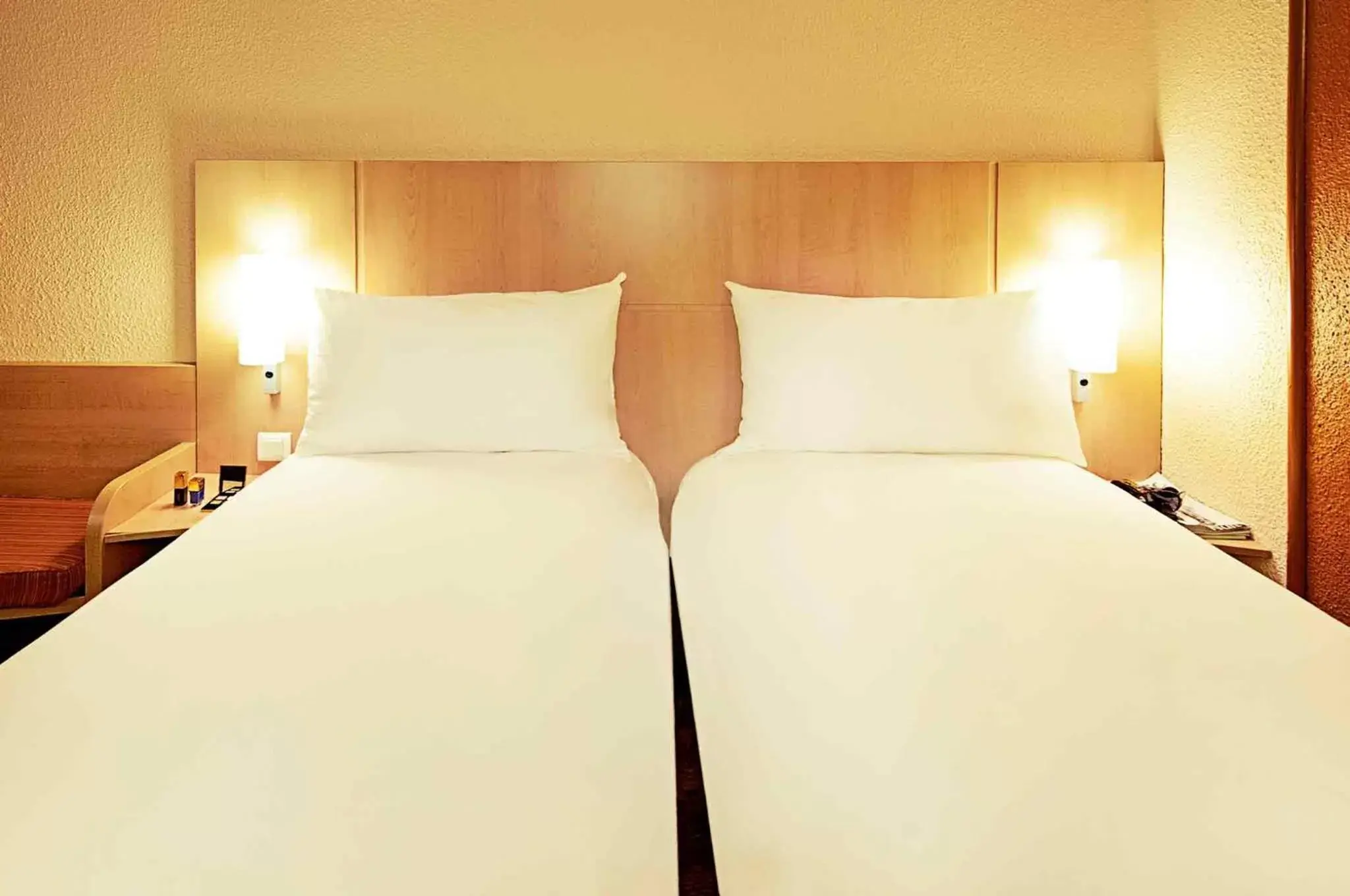 Bedroom, Bed in ibis Issoire Bedroom, Bed in ibis Issoire