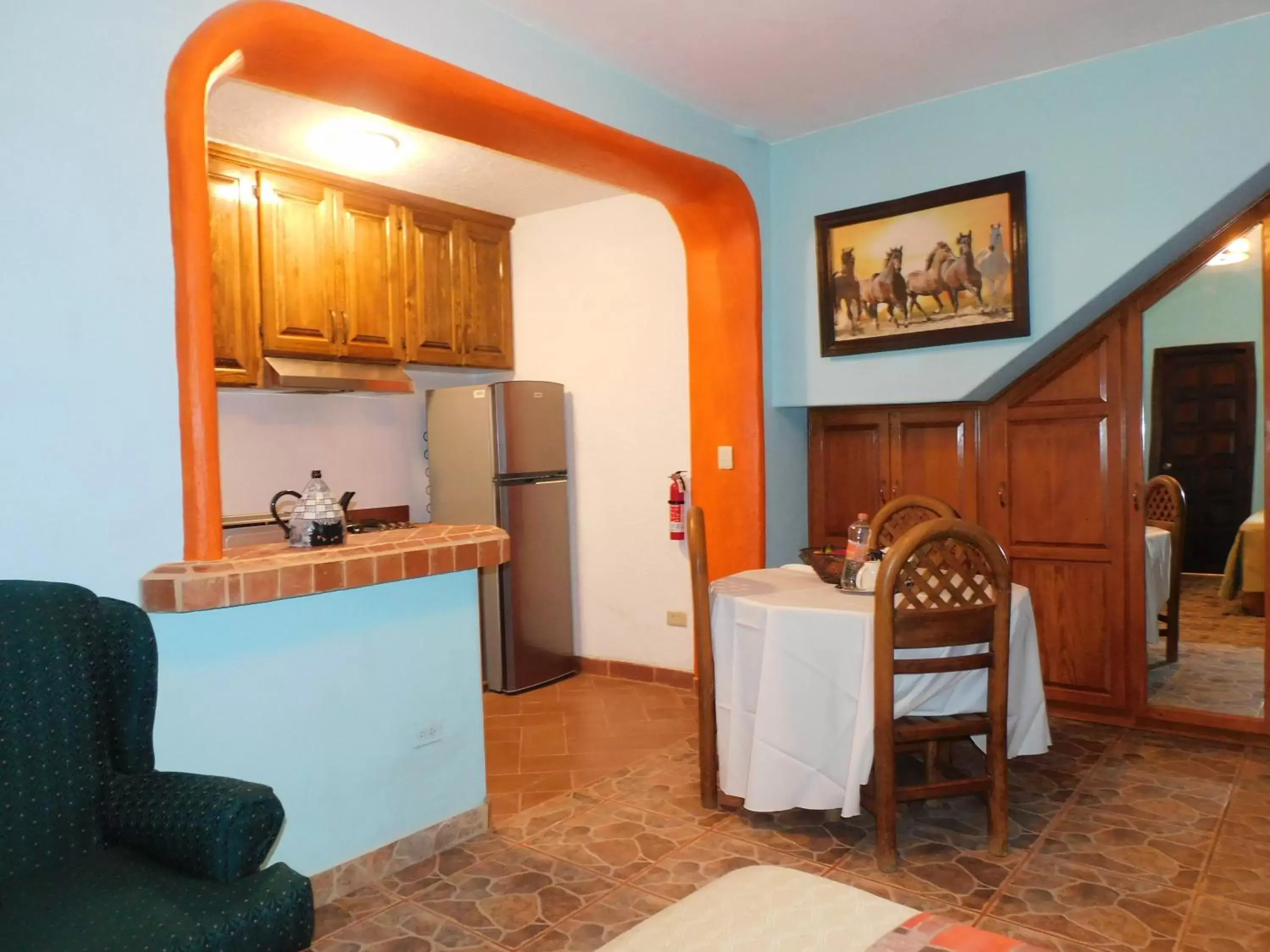 Kitchen/Kitchenette in Vista Del Sol Apartments