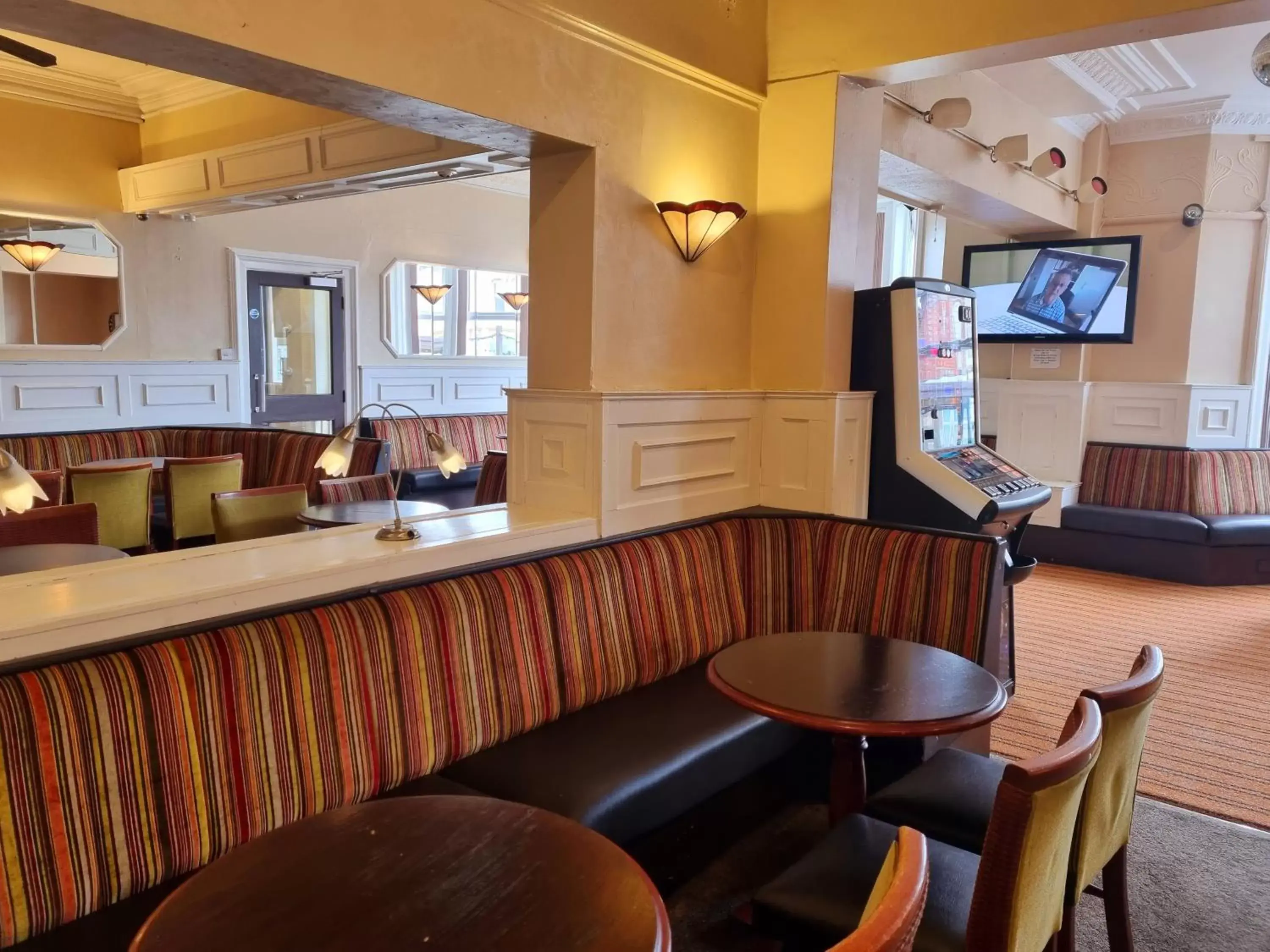 Lounge or bar, Lounge/Bar in The Beechfield Hotel