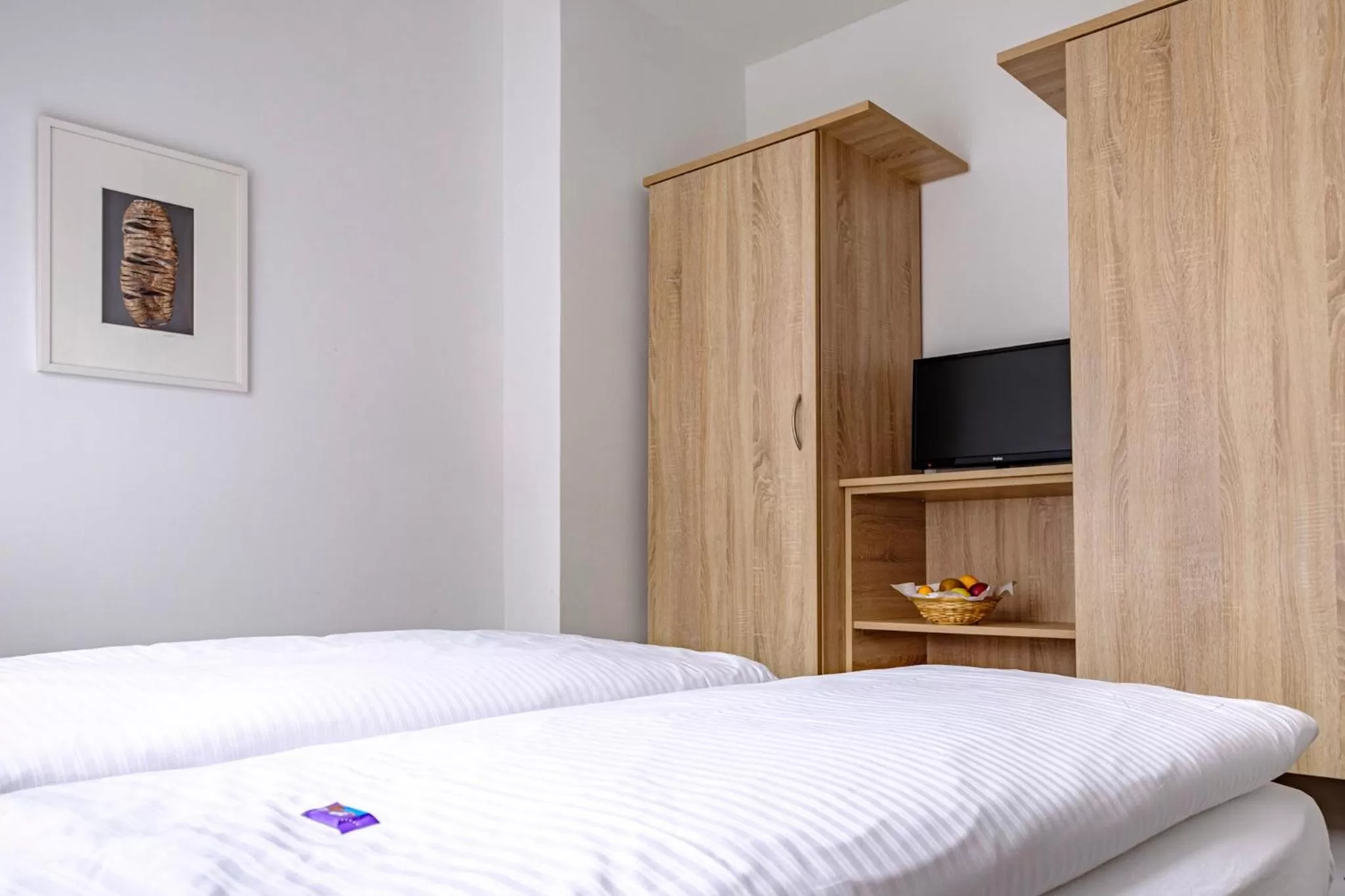 Bedroom, Bed in also-Hotel an der Hardt