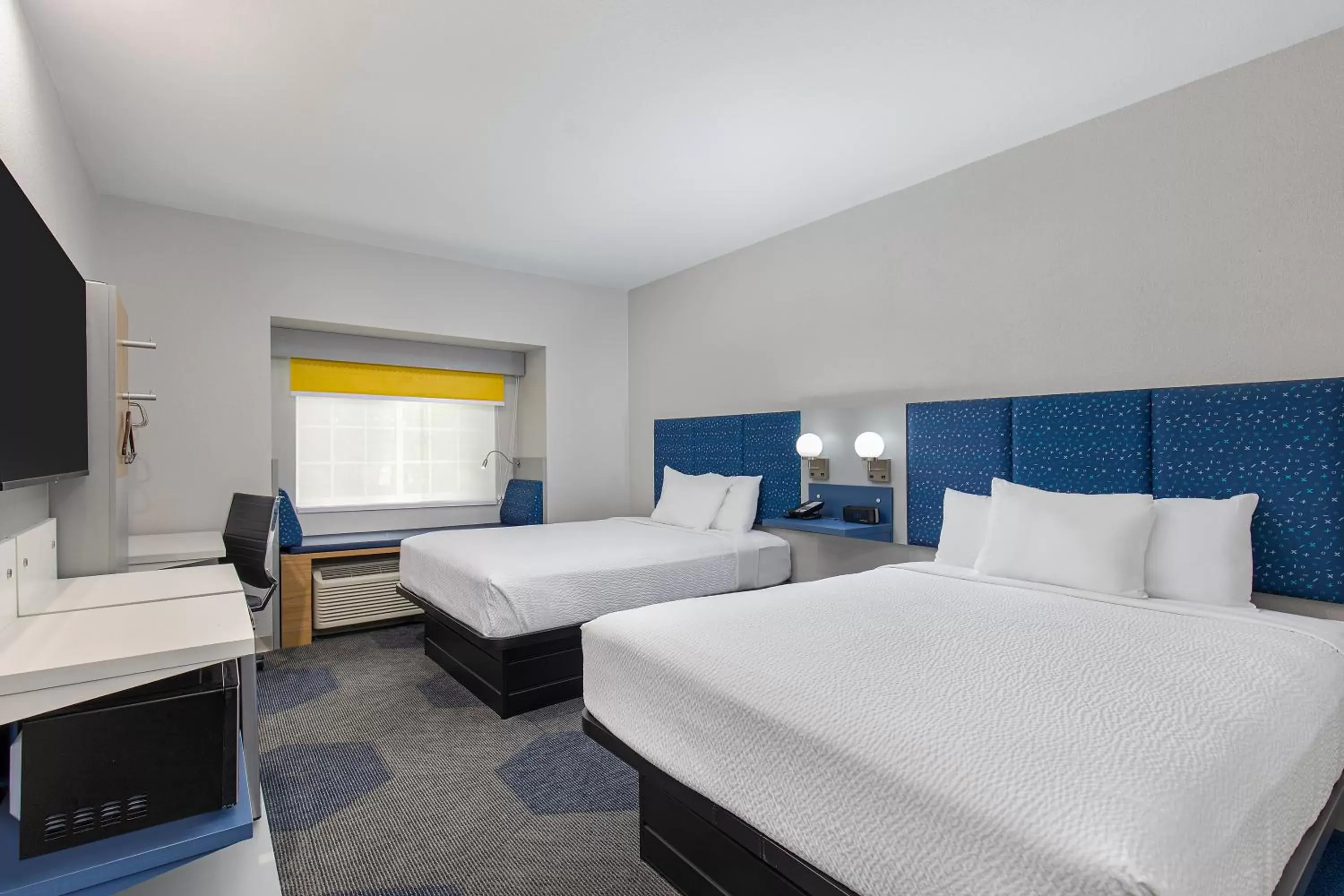 Bed in Microtel Inn & Suites by Wyndham Manchester - Newly Renovated