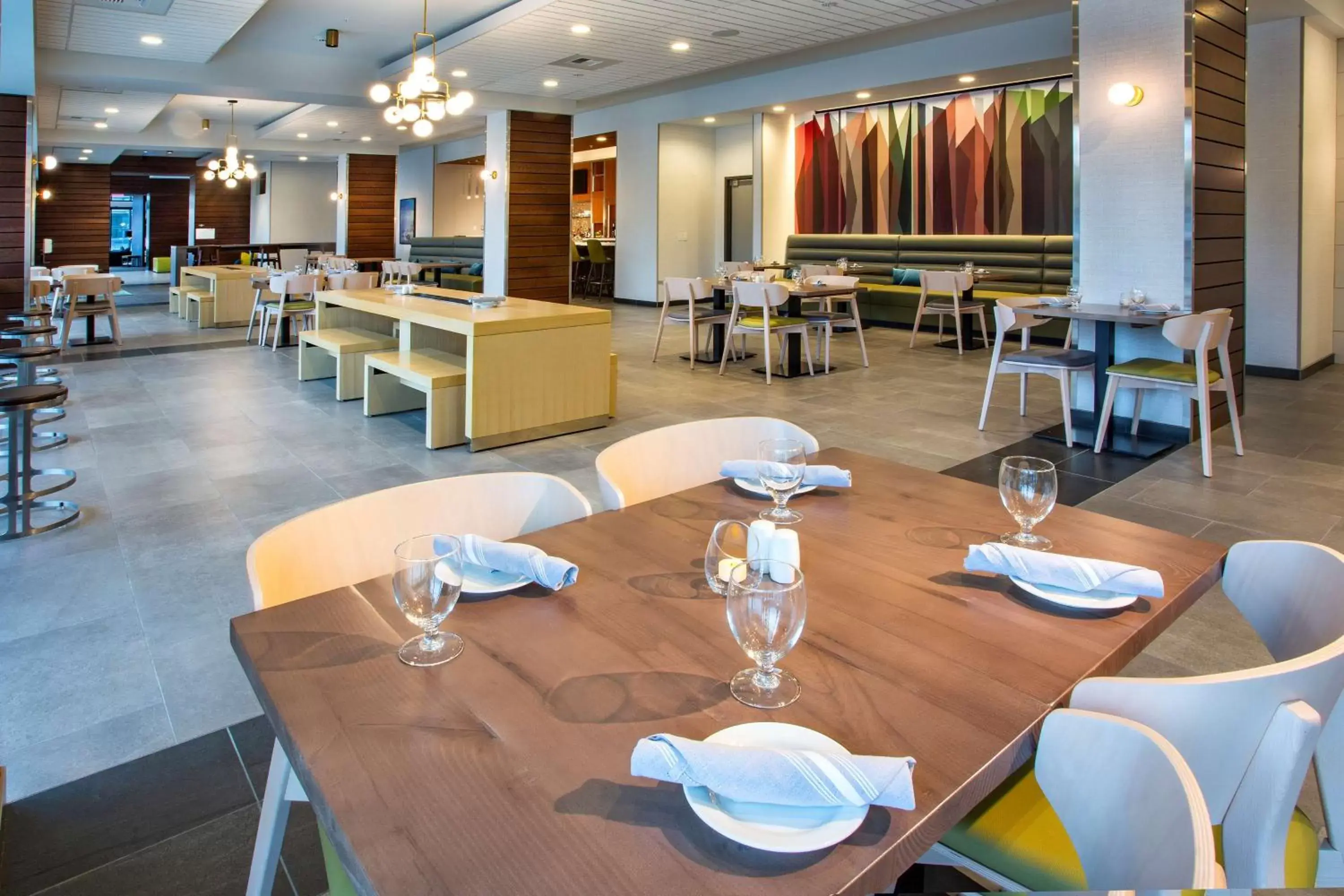 Restaurant/Places to Eat in Hilton Garden Inn Redmond Town Center, Wa