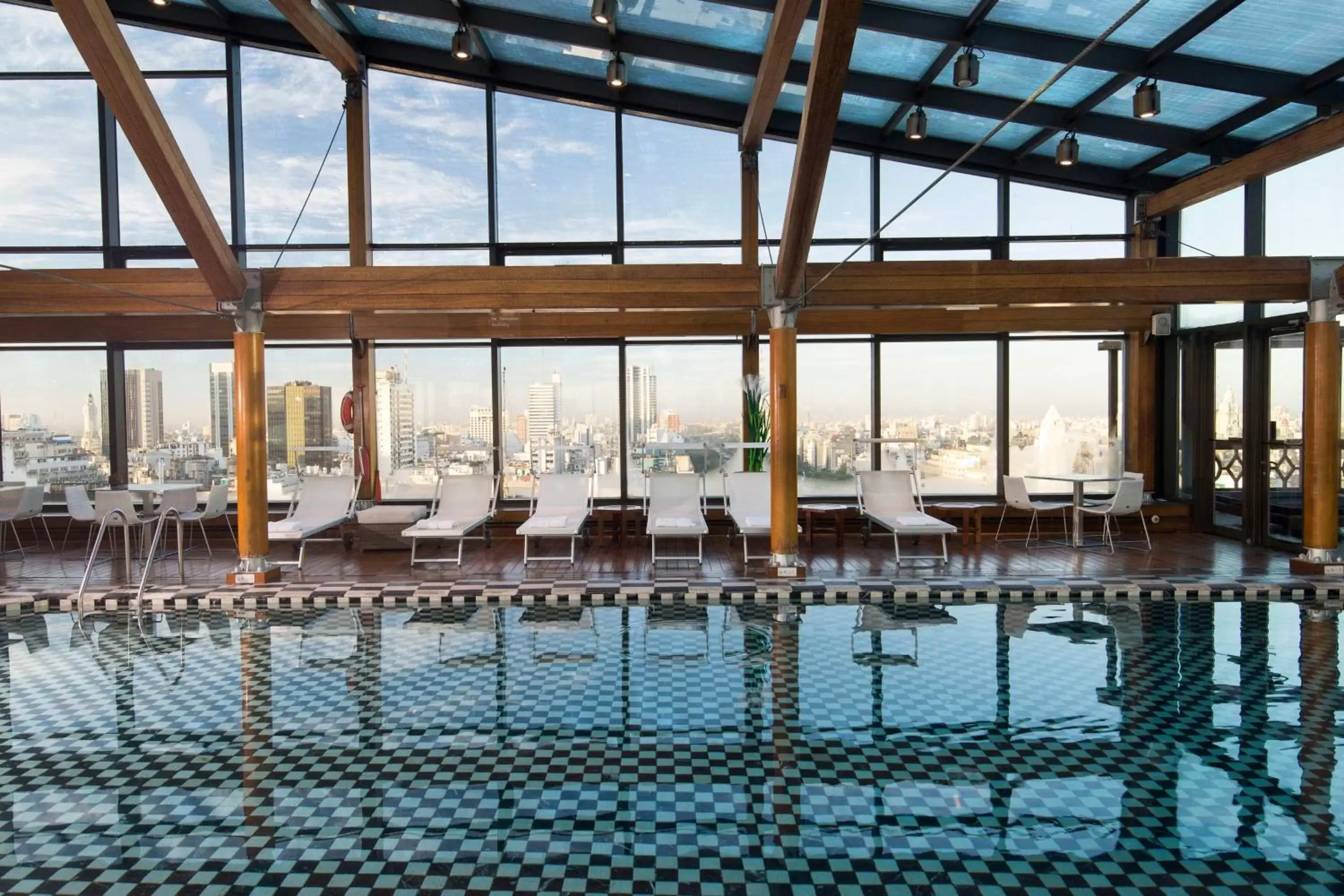 Swimming Pool in Buenos Aires Marriott