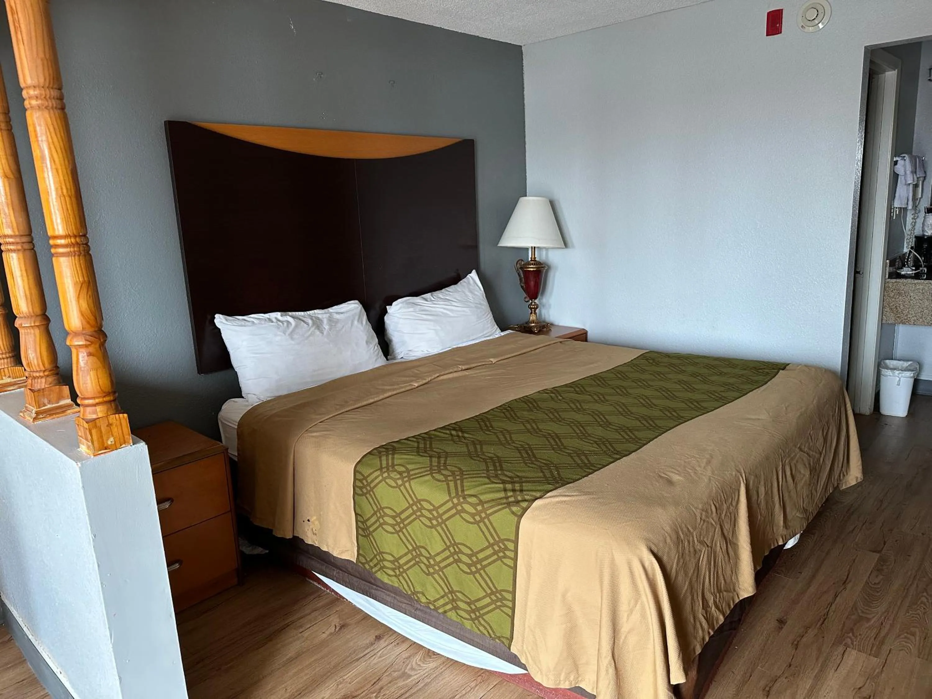 Bed in Rodeway Inn Hopkinsville