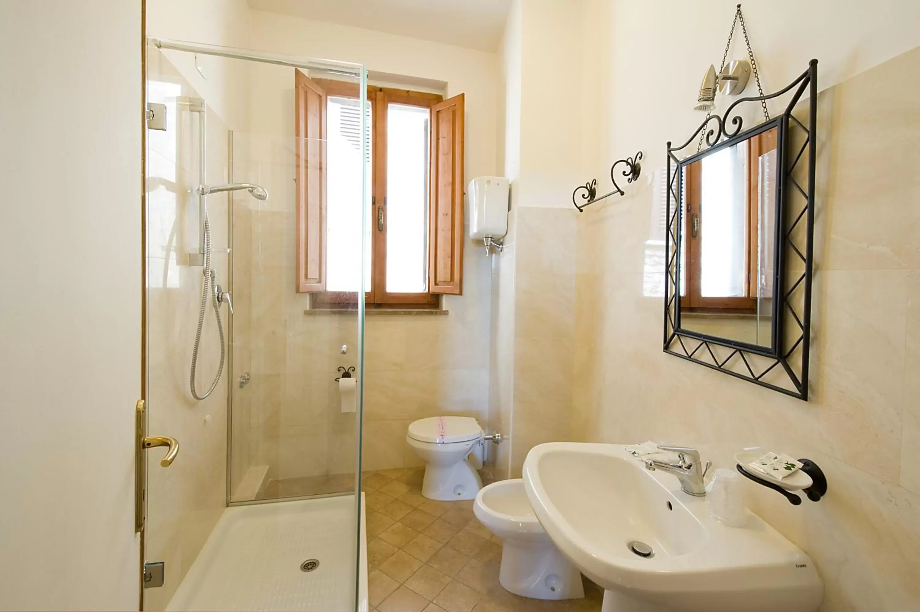 Bathroom in Hotel Properzio