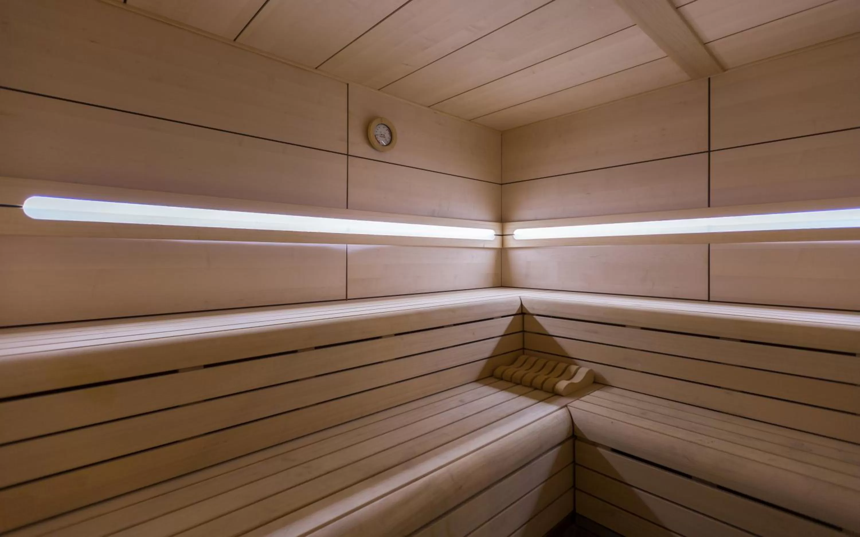 Sauna in Mövenpick Hotel du Lac Tunis