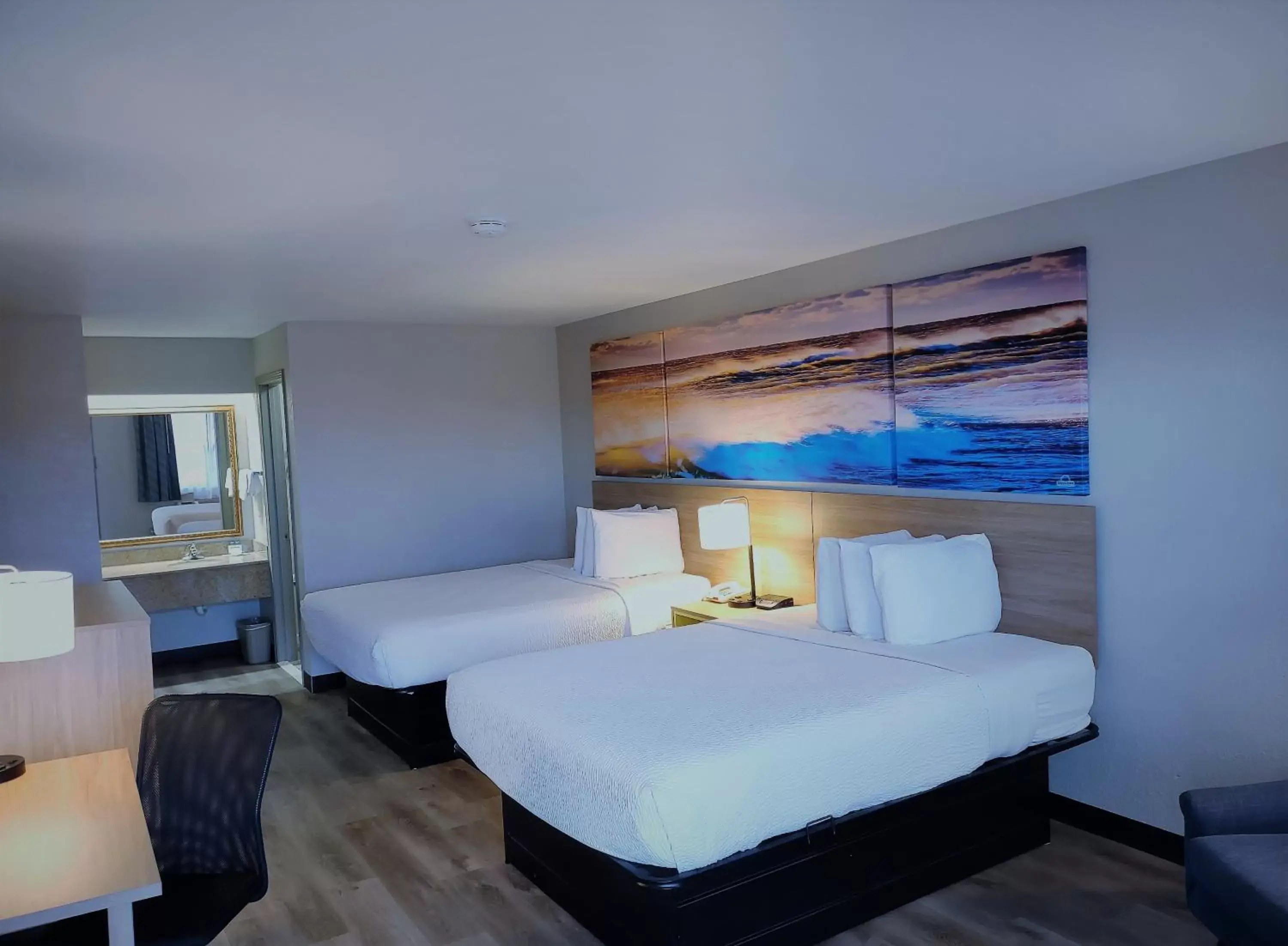Bedroom, Bed in Days Inn by Wyndham Lonoke