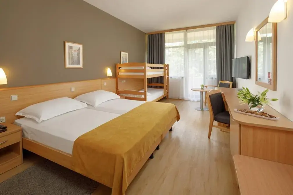Bedroom, Bed in Hotel Aurora Plava Laguna