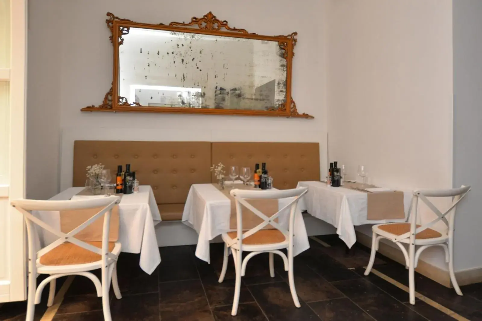 Lounge or bar, Restaurant/Places to Eat in Hotel Gargallo