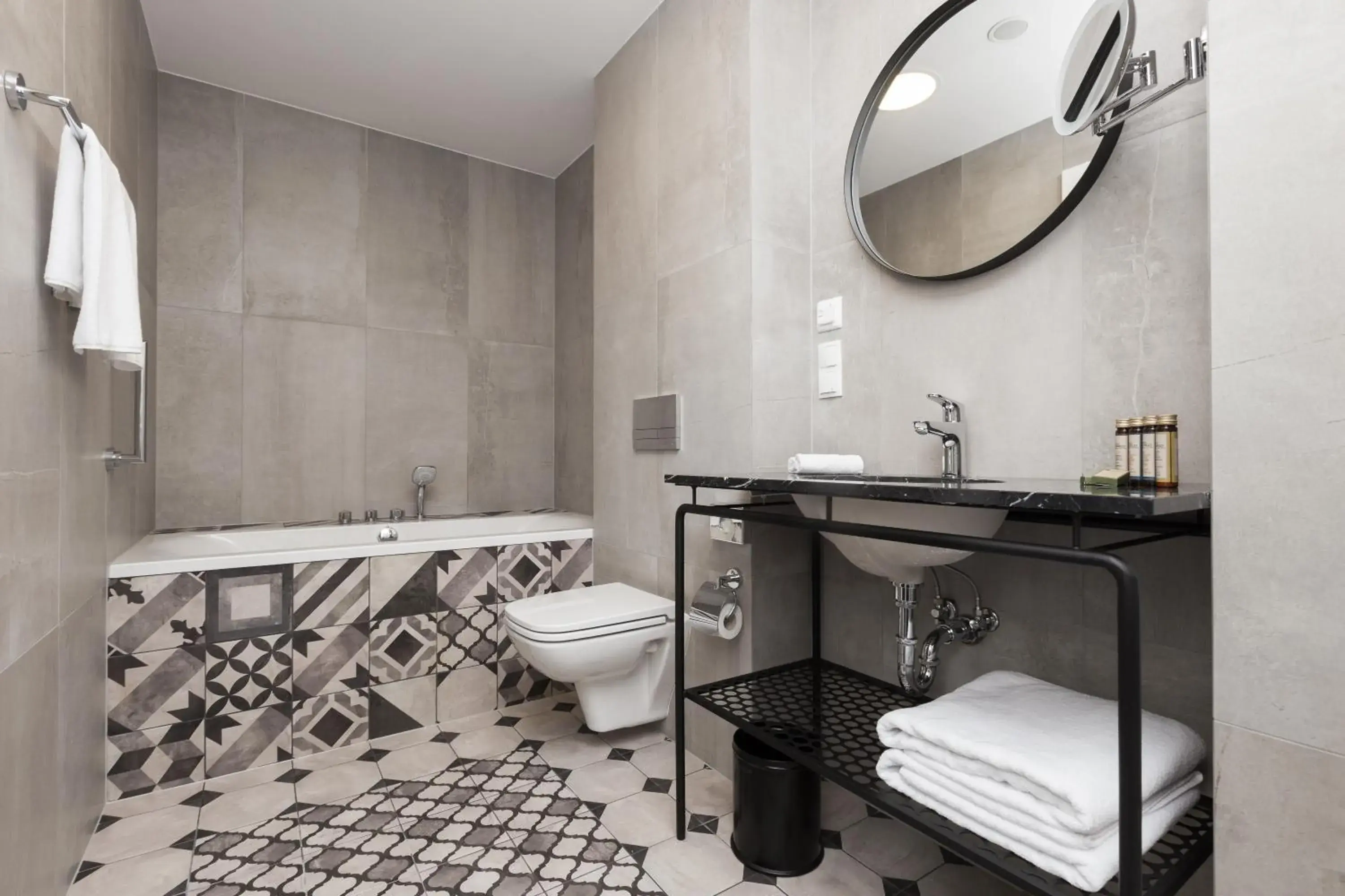 Bath, Bathroom in Hotel Indigo Krakow - Old Town, an IHG Hotel