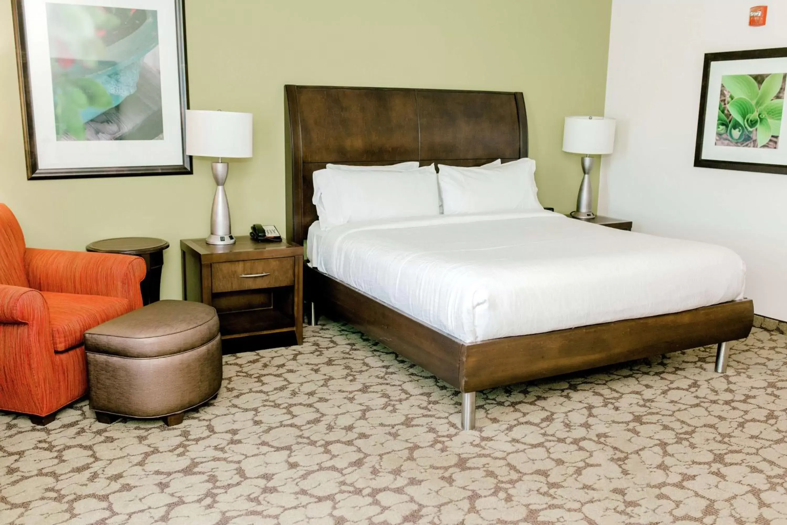 Bed in Hilton Garden Inn Pascagoula