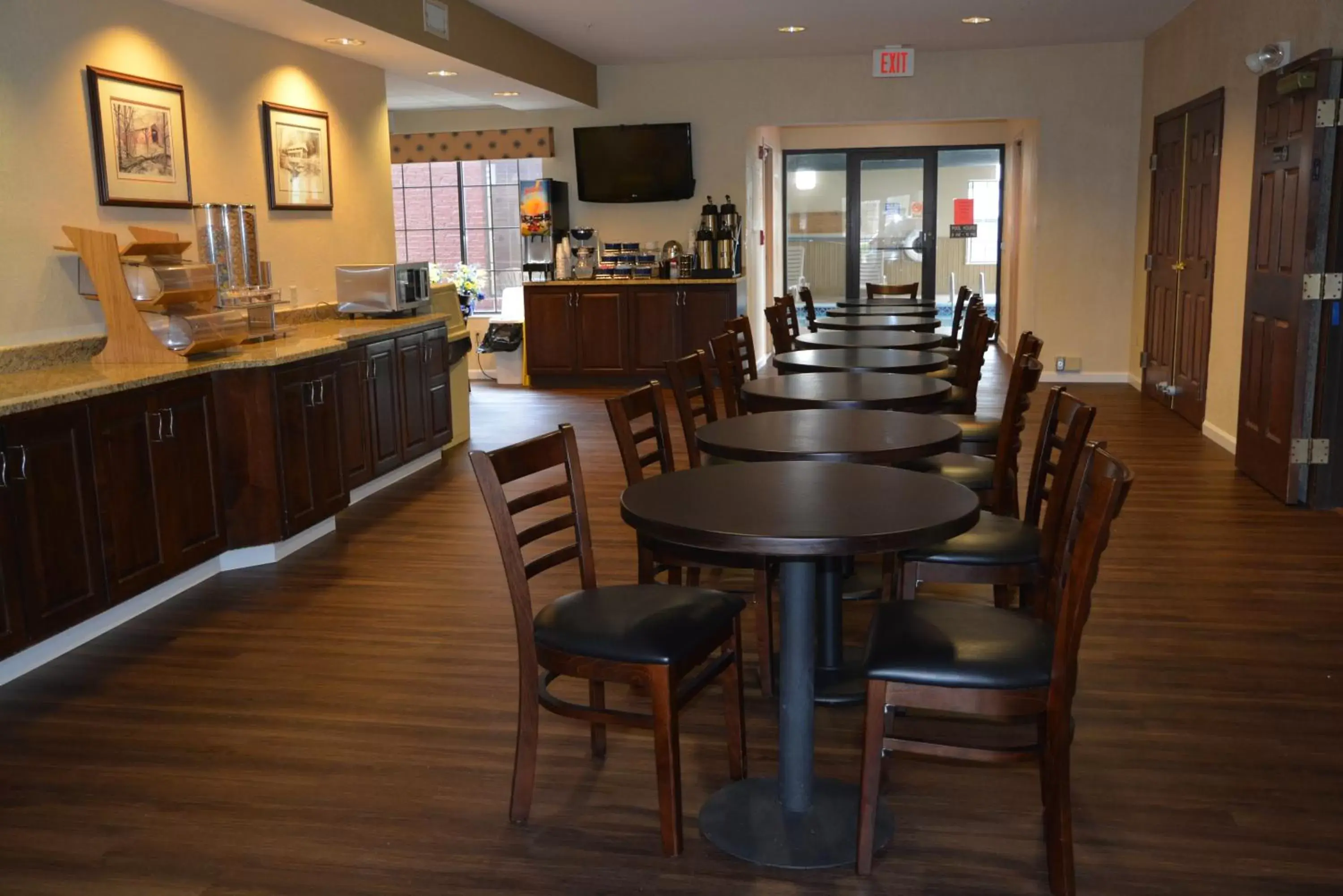 Dining area, Restaurant/Places to Eat in Countryside Inn and Suites