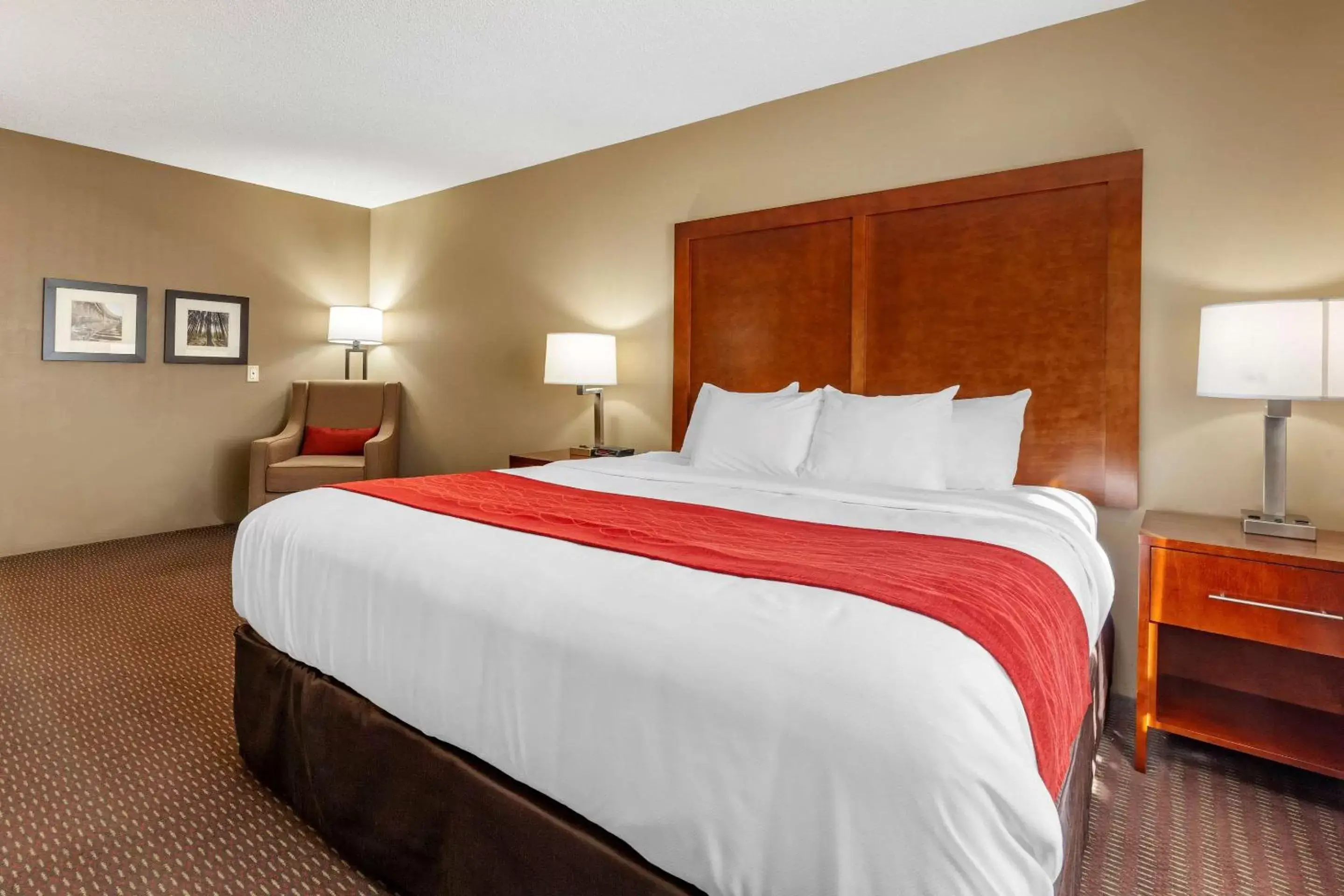 Photo of the whole room, Bed in Comfort Inn Rhinelander