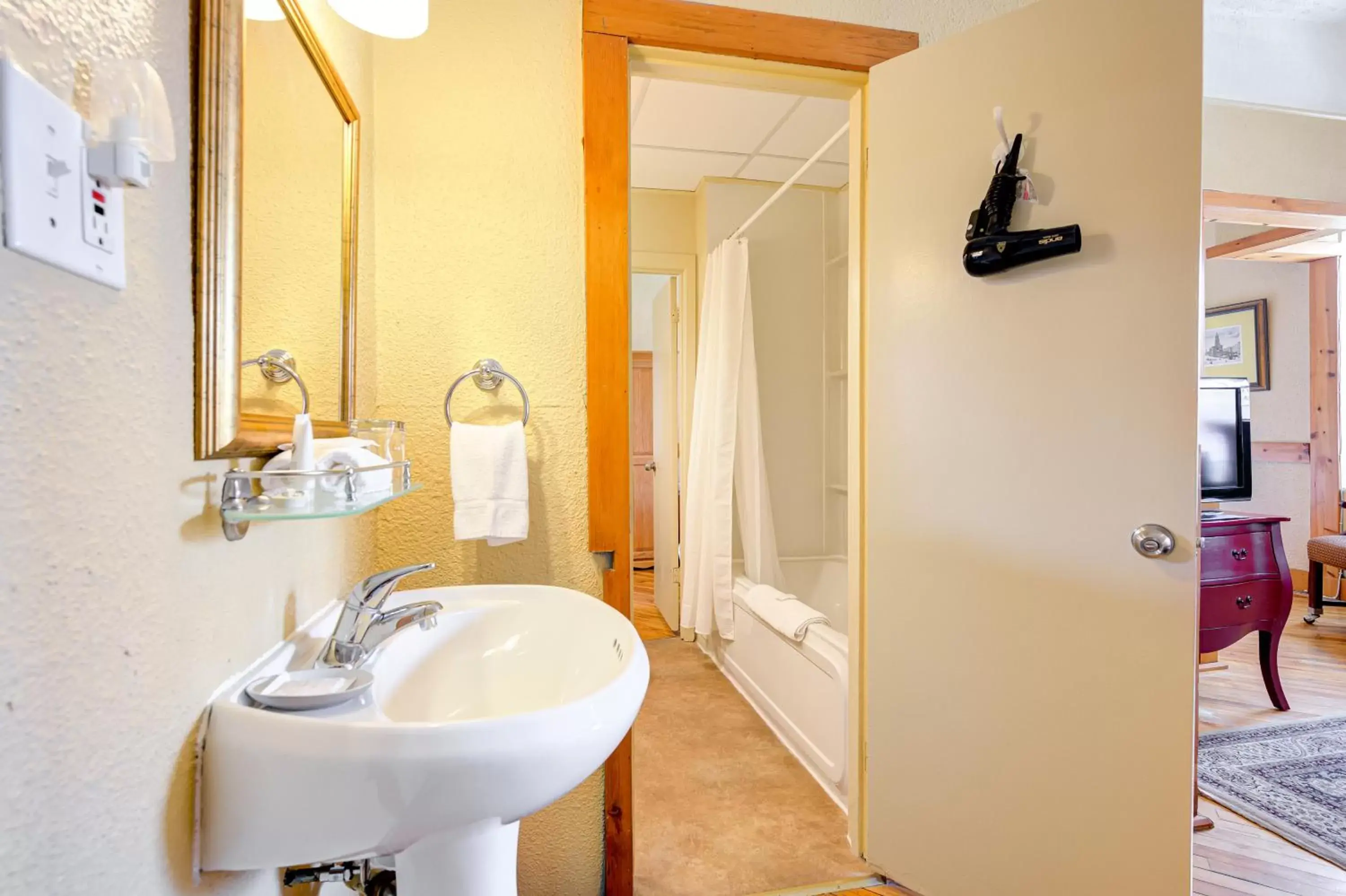 Bathroom in The Stratford Hotel by Hoco Hotels Collection
