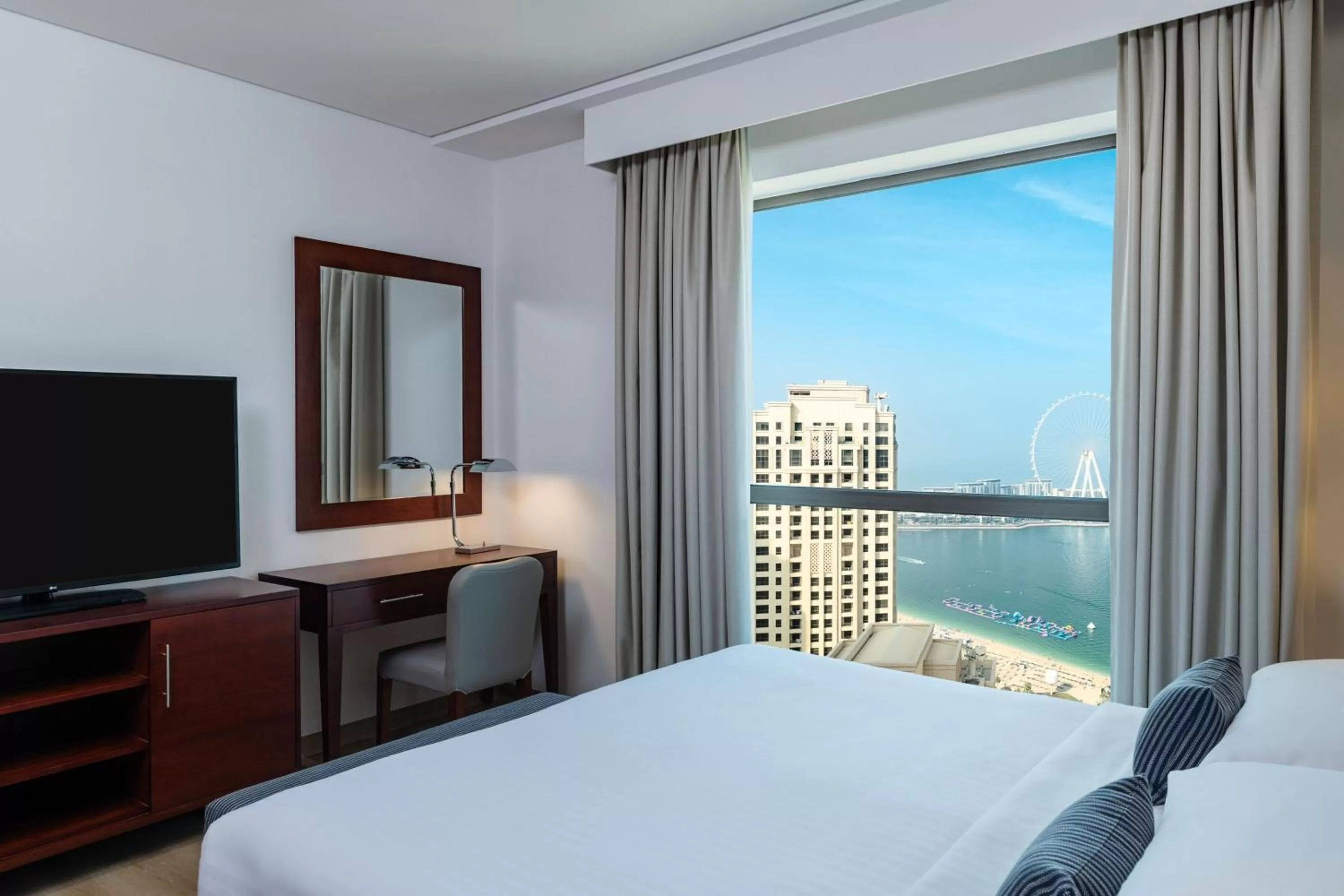 Bedroom, Bed in Delta Hotels by Marriott Jumeirah Beach, Dubai