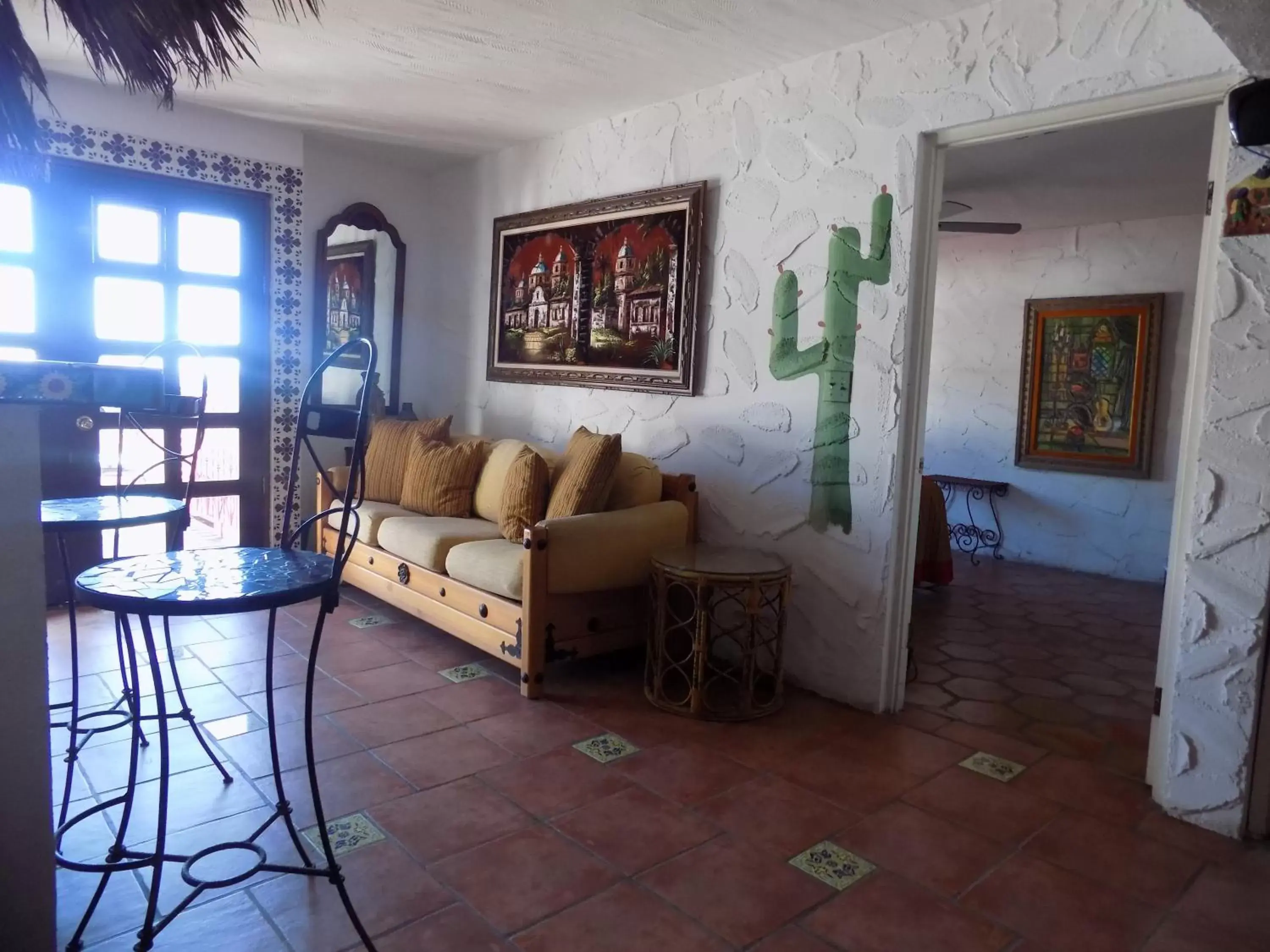 Photo of the whole room, Seating Area in Poco Cielo Hotel