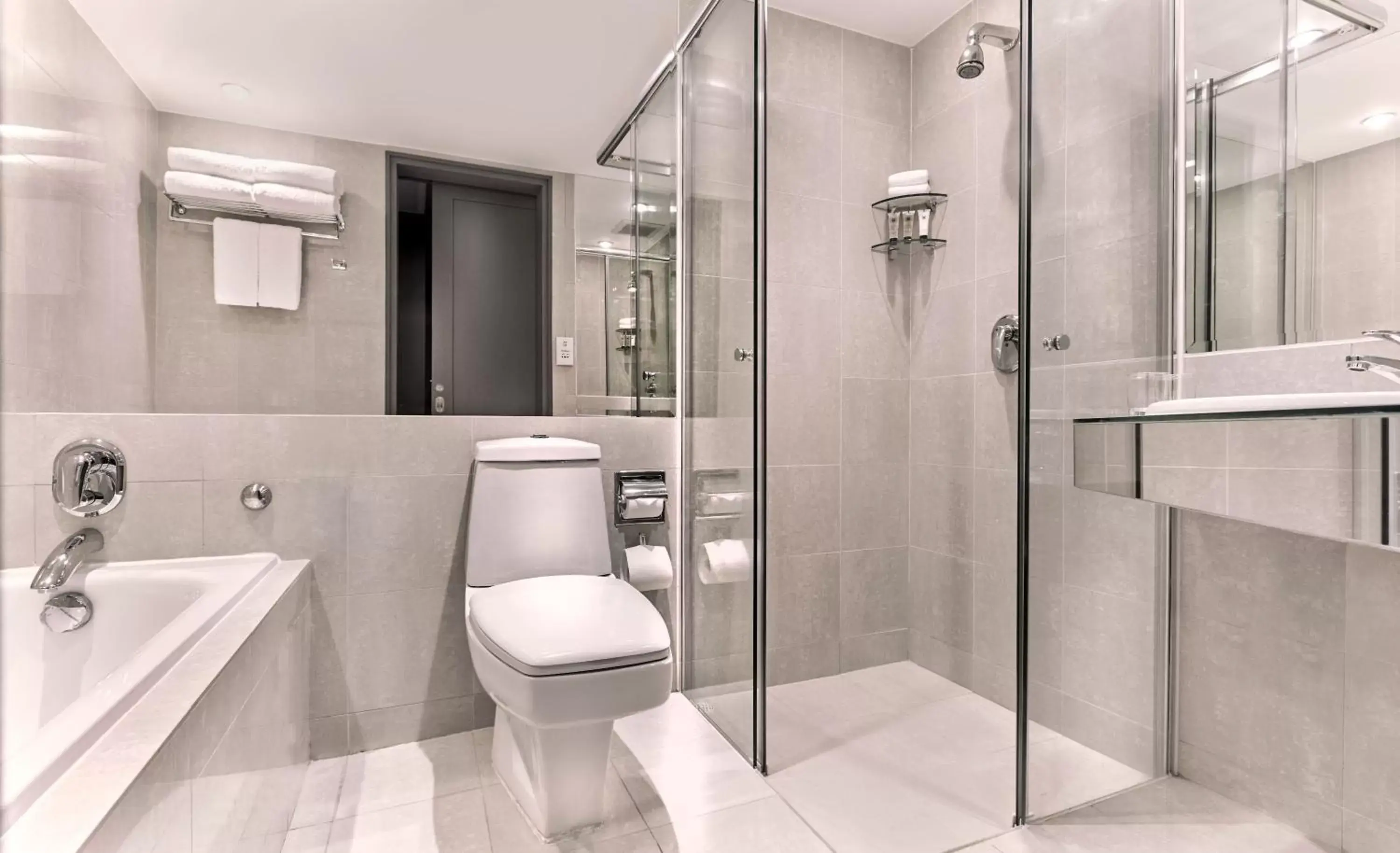 Toilet, Bathroom in M Hotel Singapore City Centre