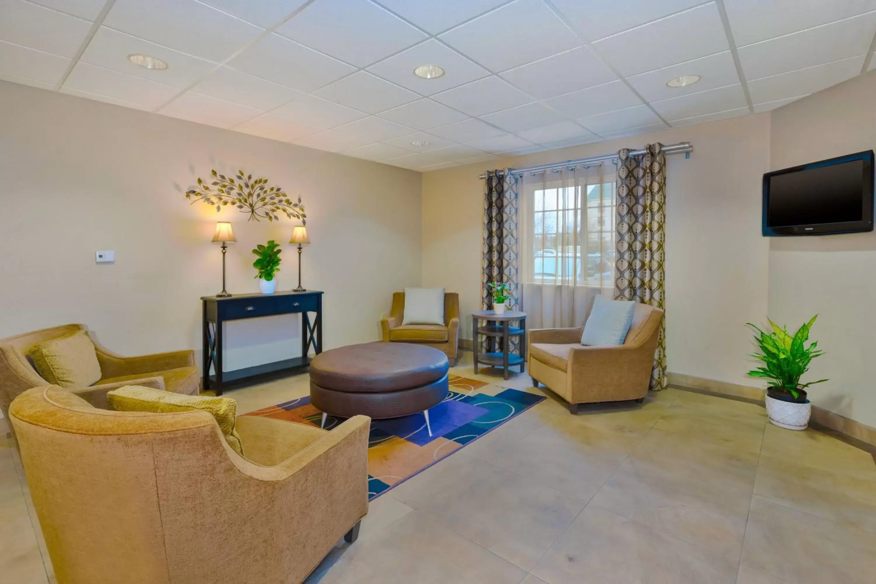 Property building, Seating Area in Candlewood Suites Polaris, an IHG Hotel