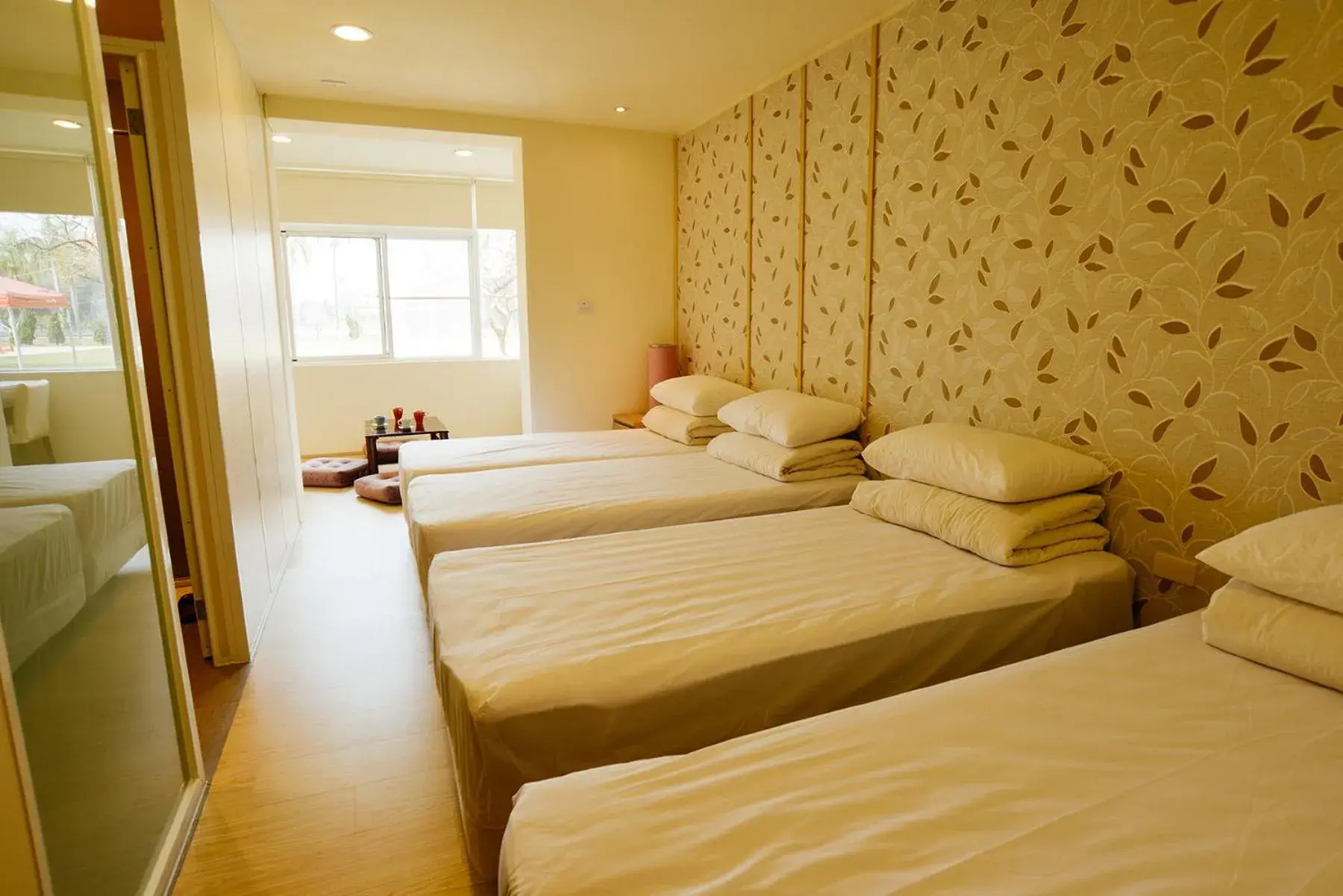 Photo of the whole room, Bed in Chengching Lakeside Resort