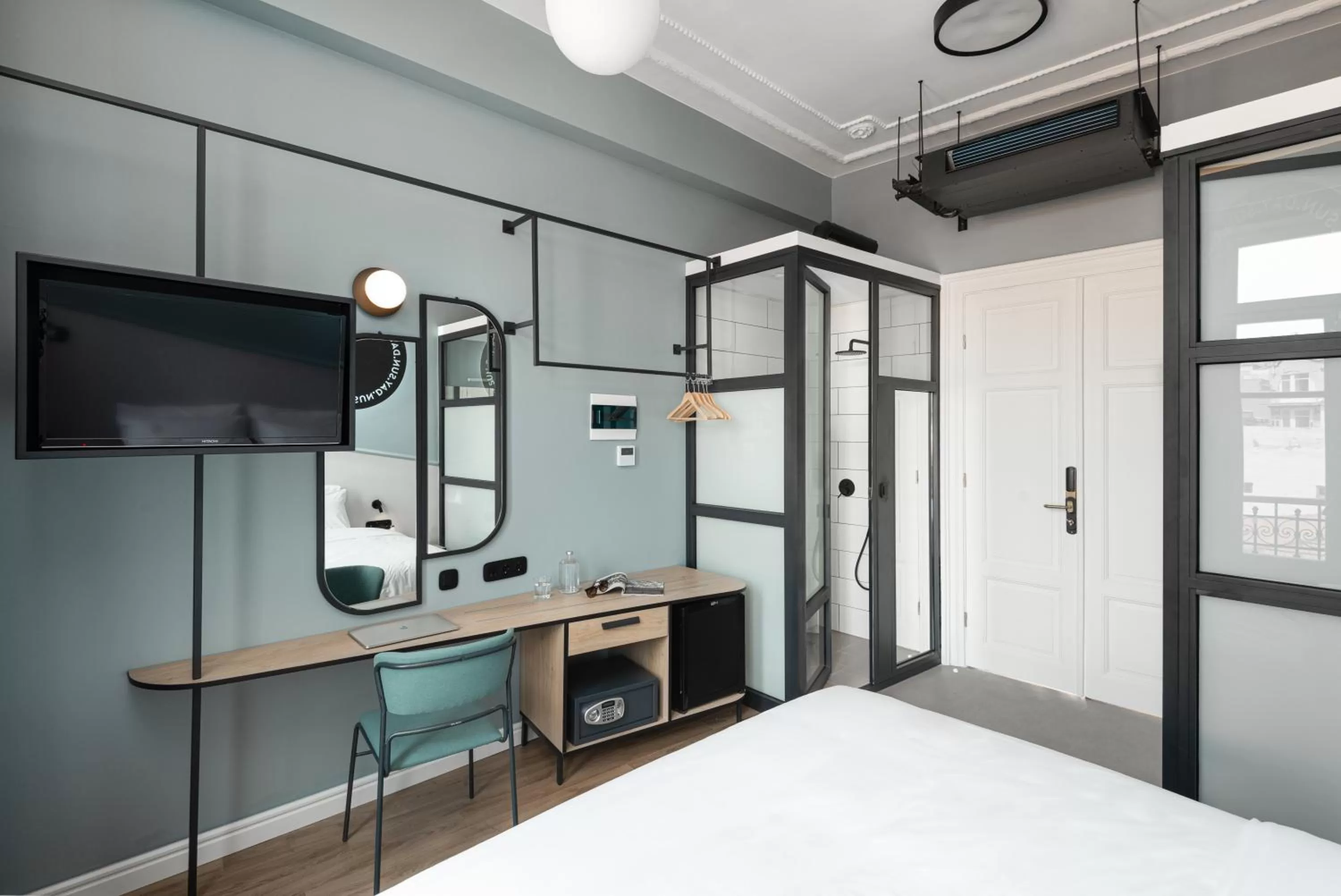 TV and multimedia, Bed in Colors Urban Hotel Thessaloniki