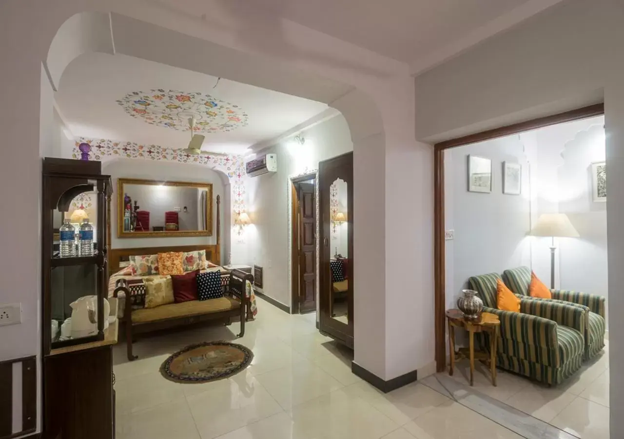 Bedroom, Seating Area in Dera Rawatsar - Heritage Hotel