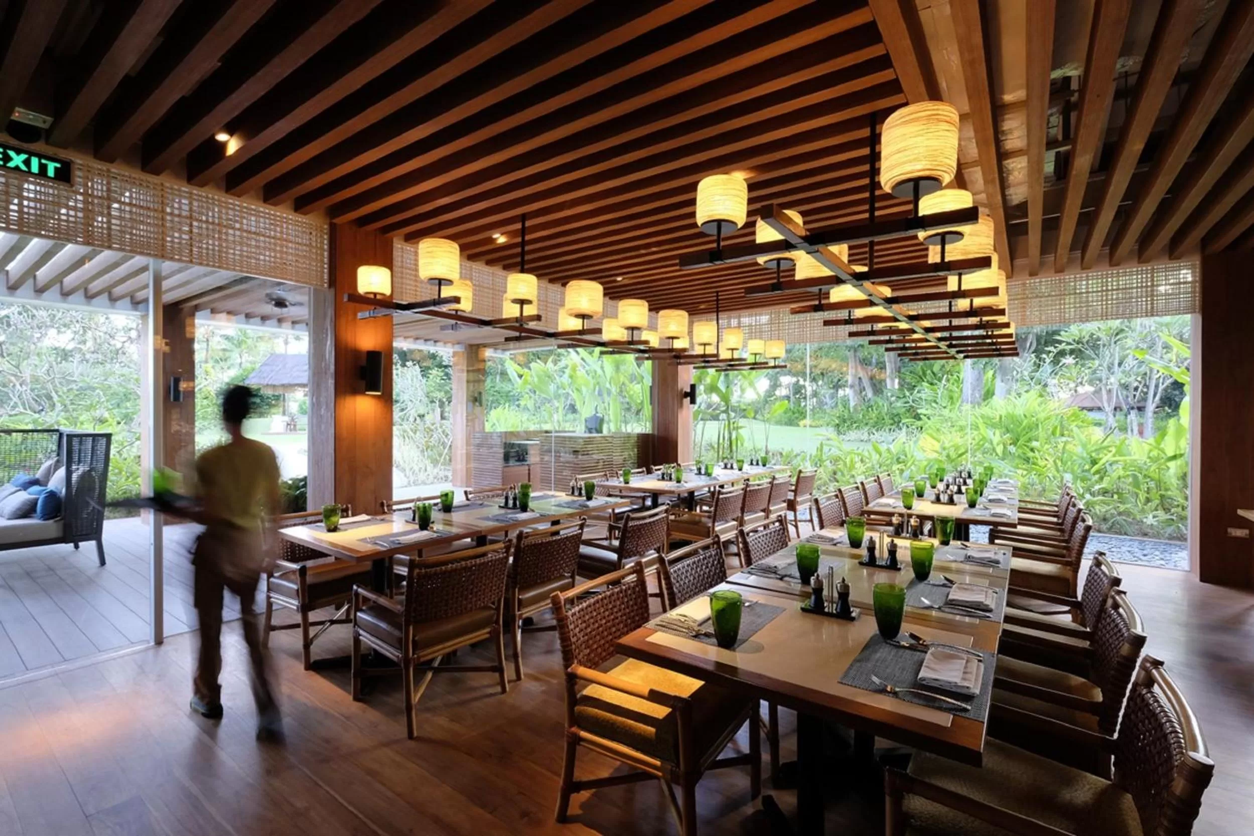 Restaurant/places to eat in Shangri-La Mactan, Cebu