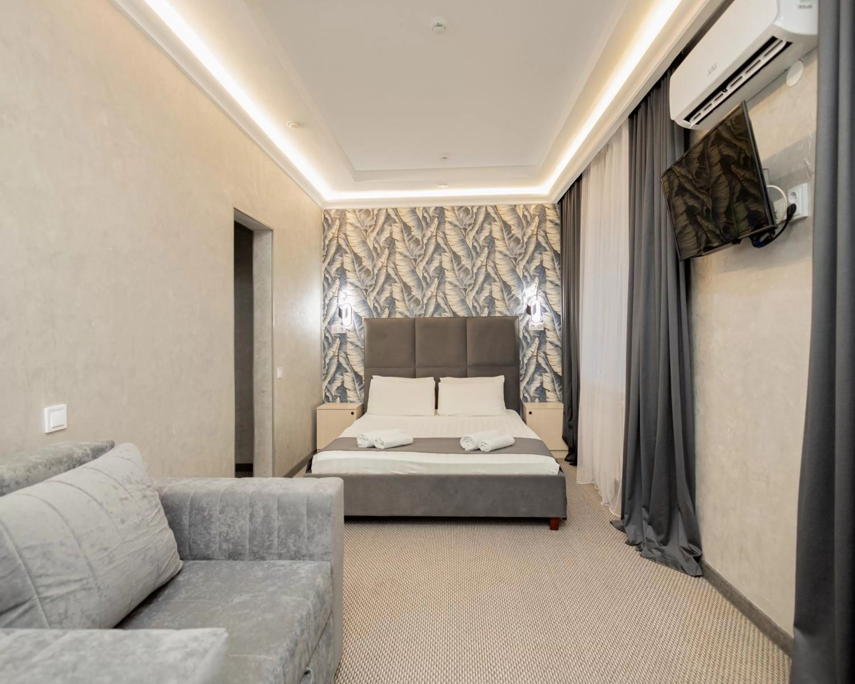 TV and multimedia, Bed in "Rush Hotel"