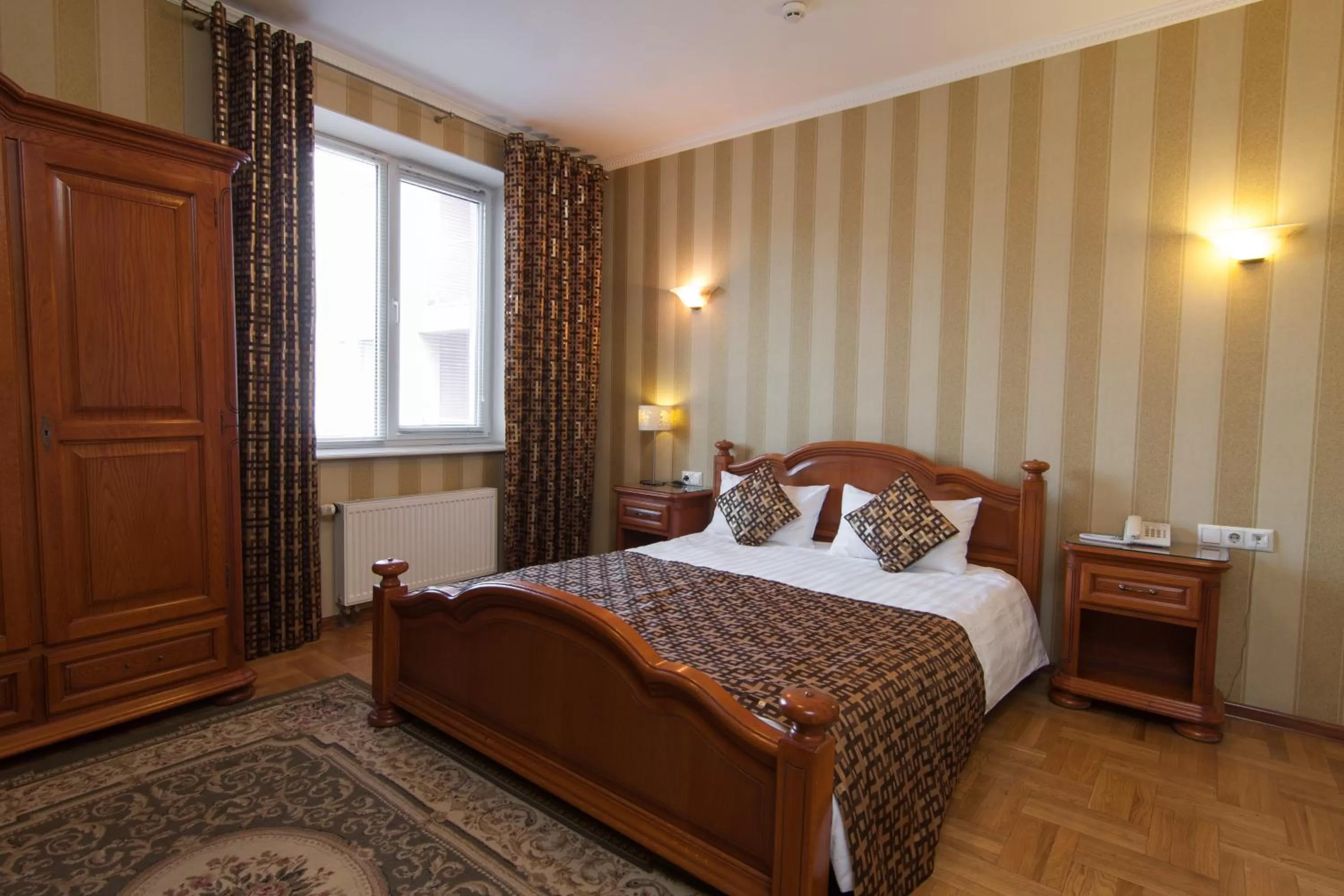 Photo of the whole room, Bed in Klassik Hotel