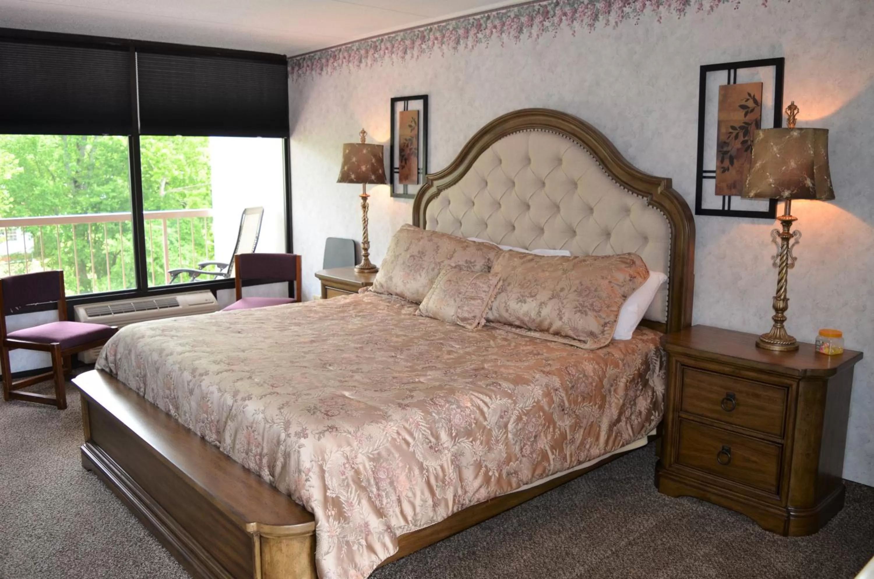 Bed in Rivergate Mountain Lodge