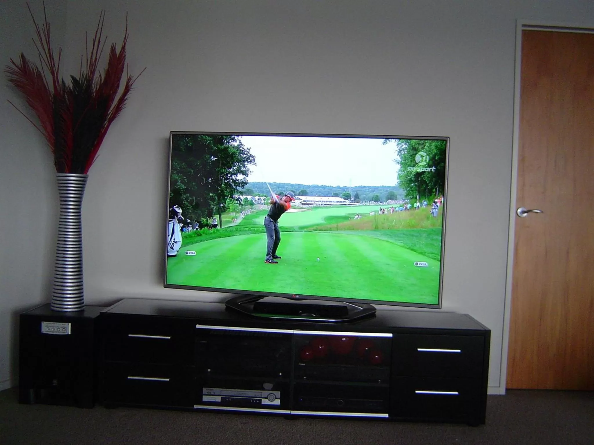 Communal lounge/ TV room in Hokonui Bed & Breakfast