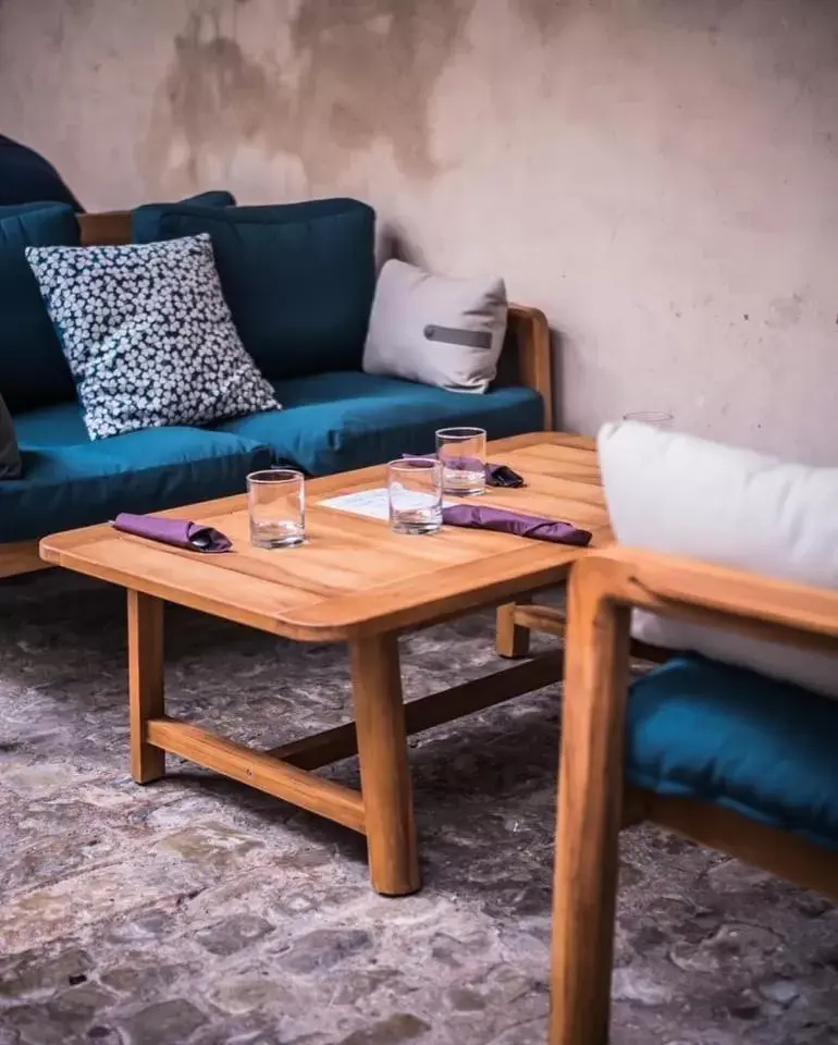 Patio, Seating Area in Maison Philippe Le Bon, Les Collectionneurs