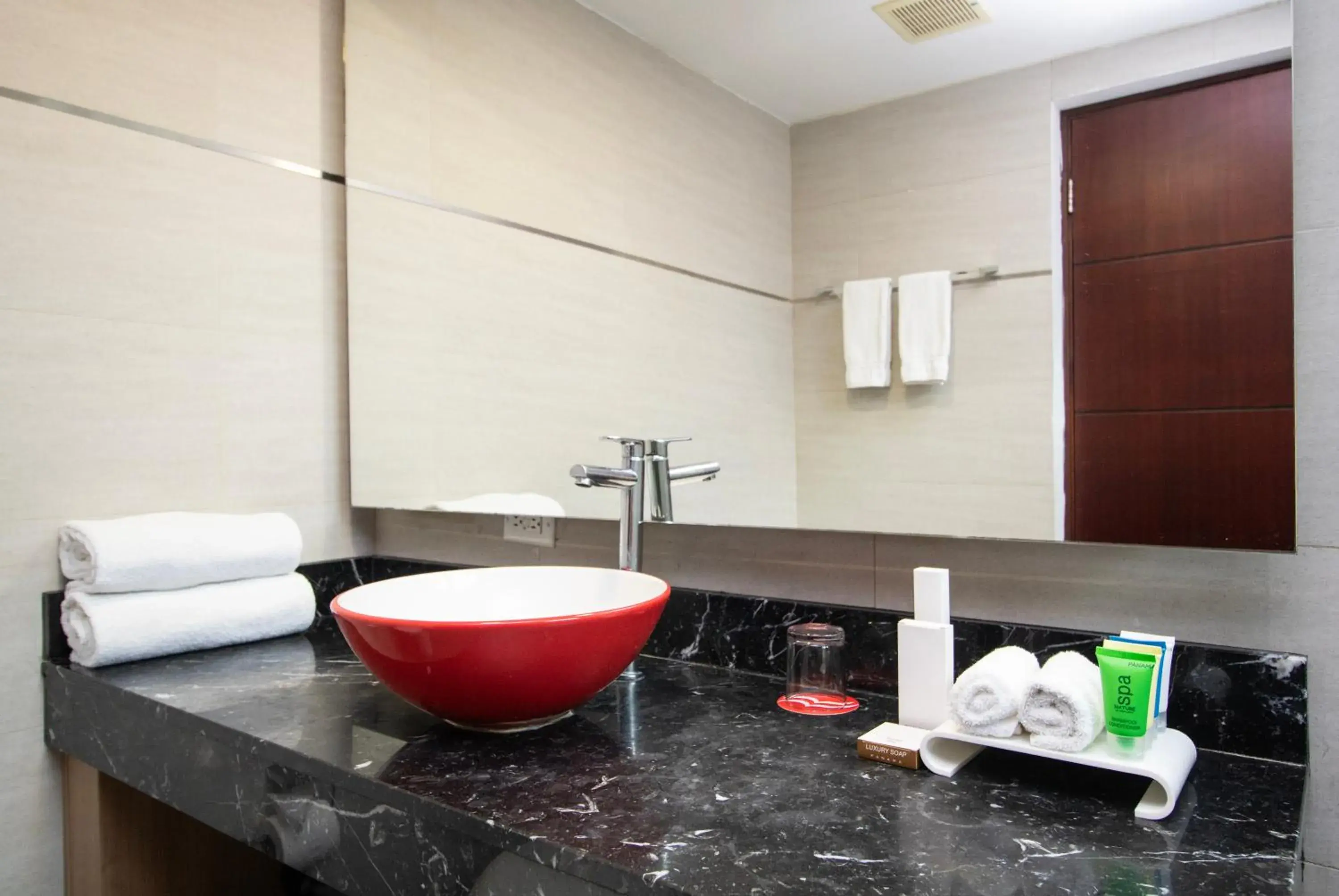 Bathroom in Ramada by Wyndham Panama Via Argentina Bathroom in Ramada by Wyndham Panama Via Argentina