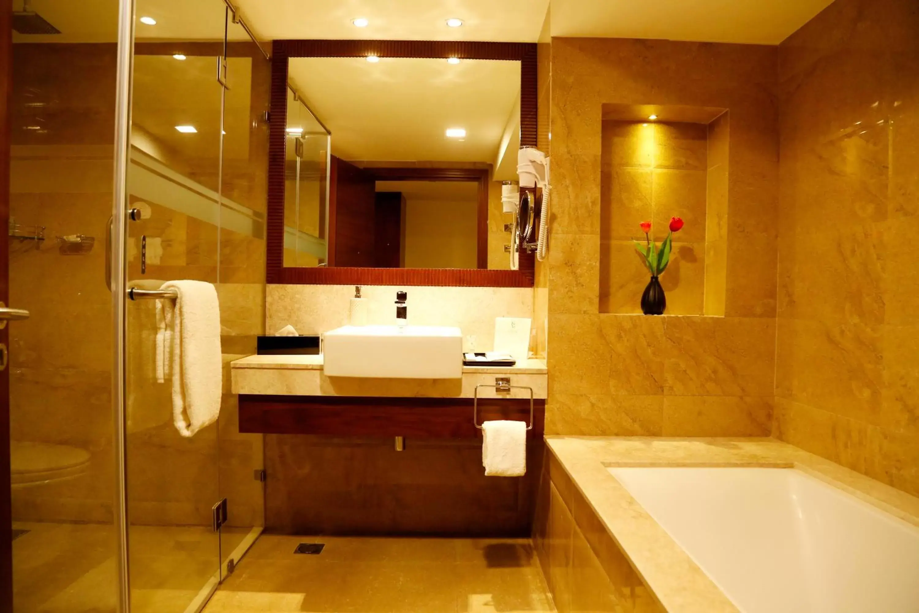 Bathroom in The Raviz Calicut