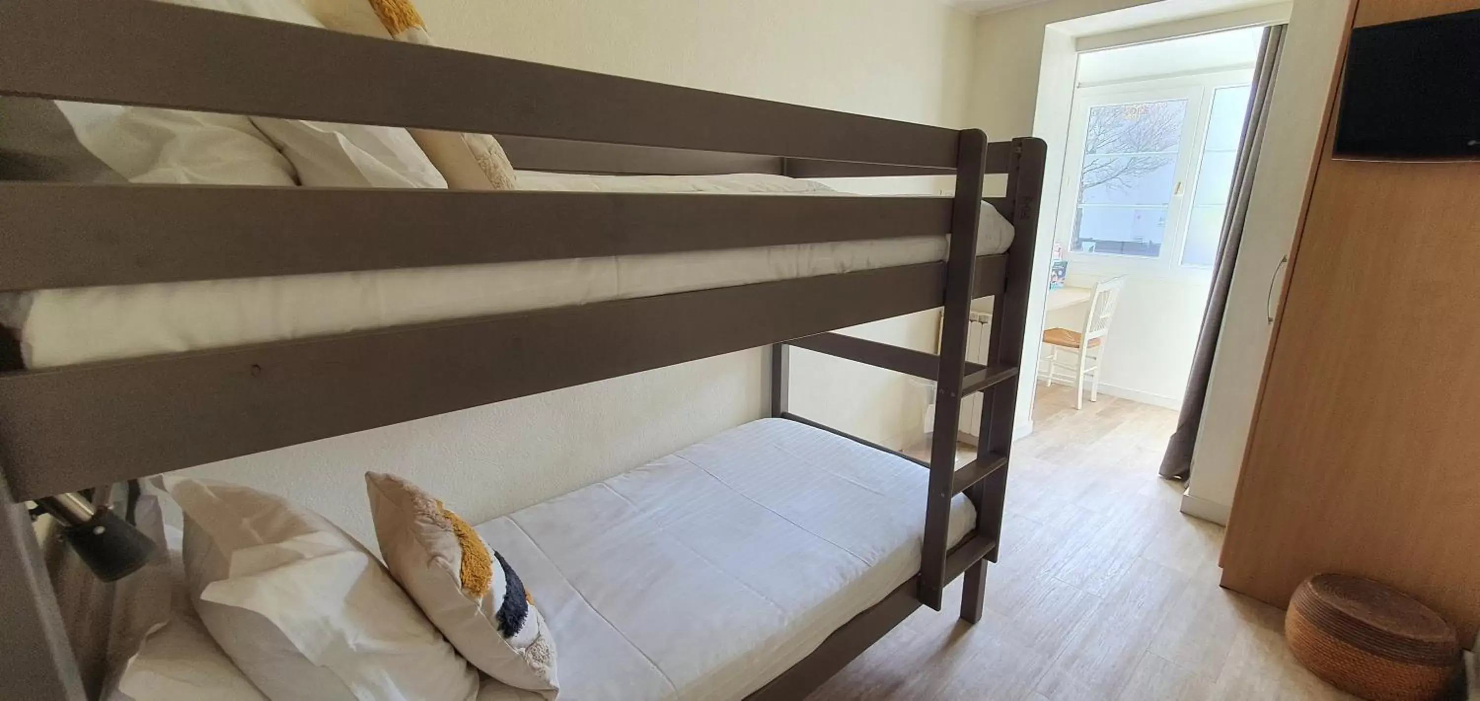 Property building, Bunk Bed in Logis Hotel La Closerie