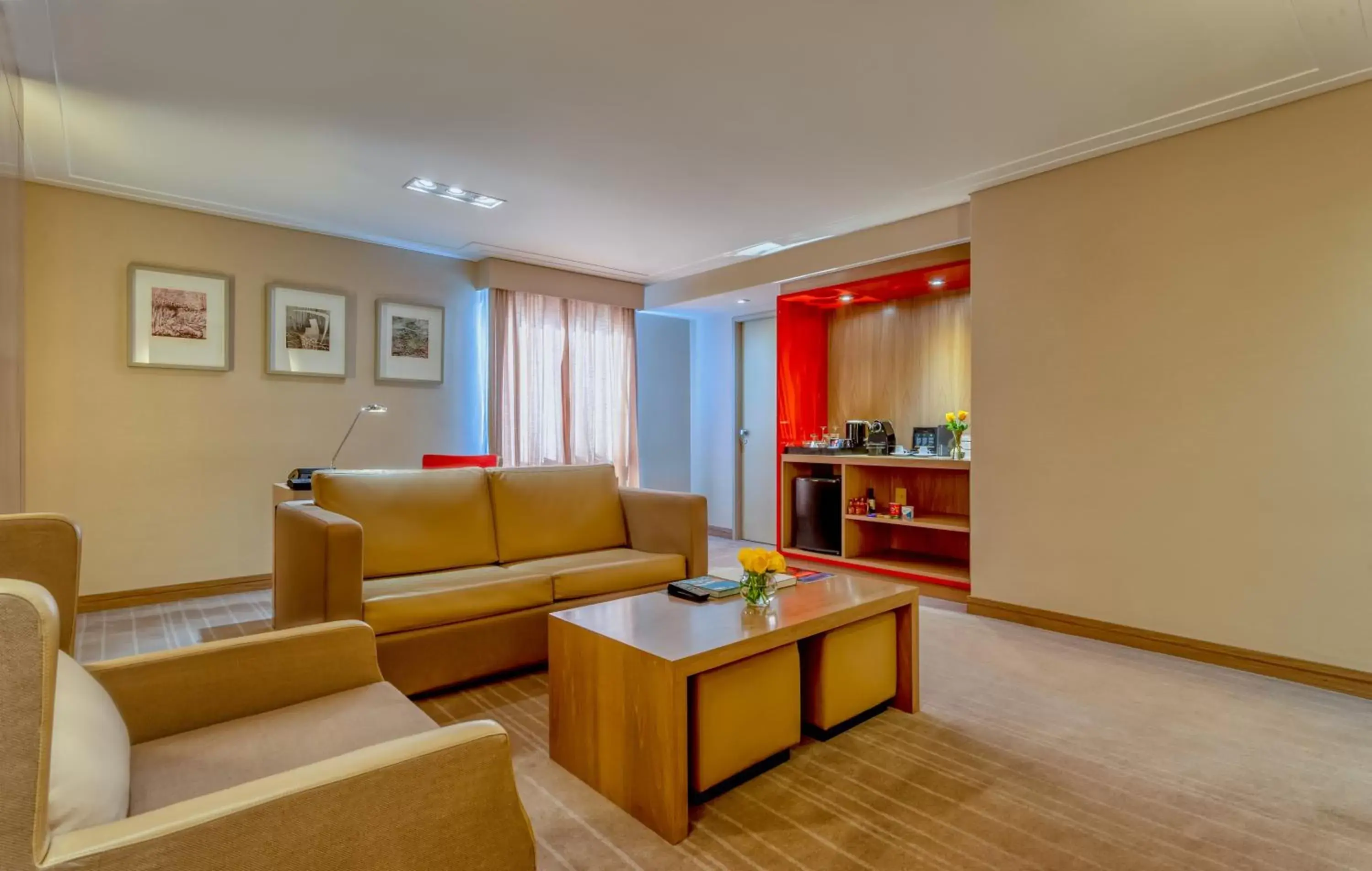 Photo of the whole room, Seating Area in InterContinental São Paulo, an IHG Hotel