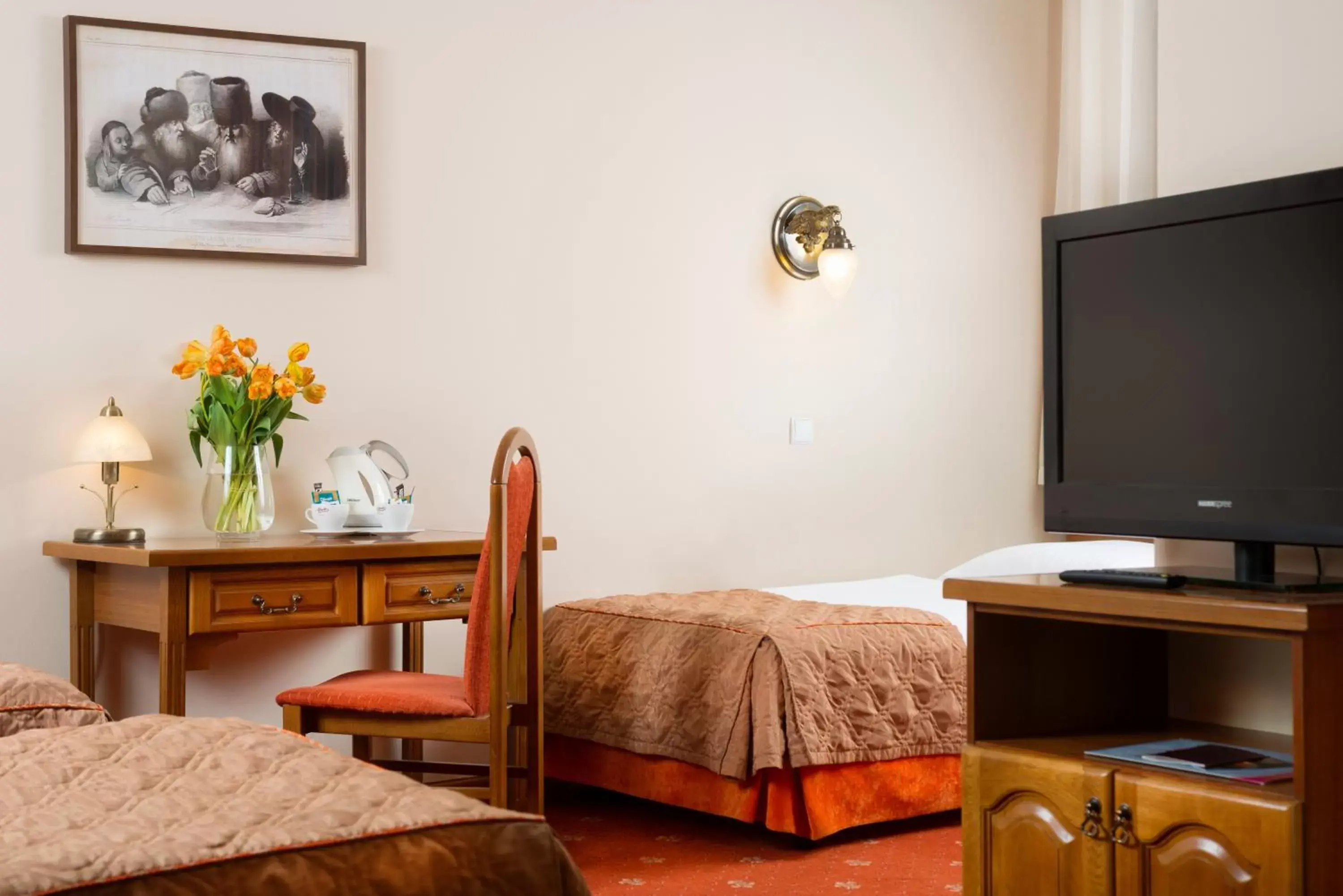 Photo of the whole room, Bed in Hotel Regent Photo of the whole room, Bed in Hotel Regent