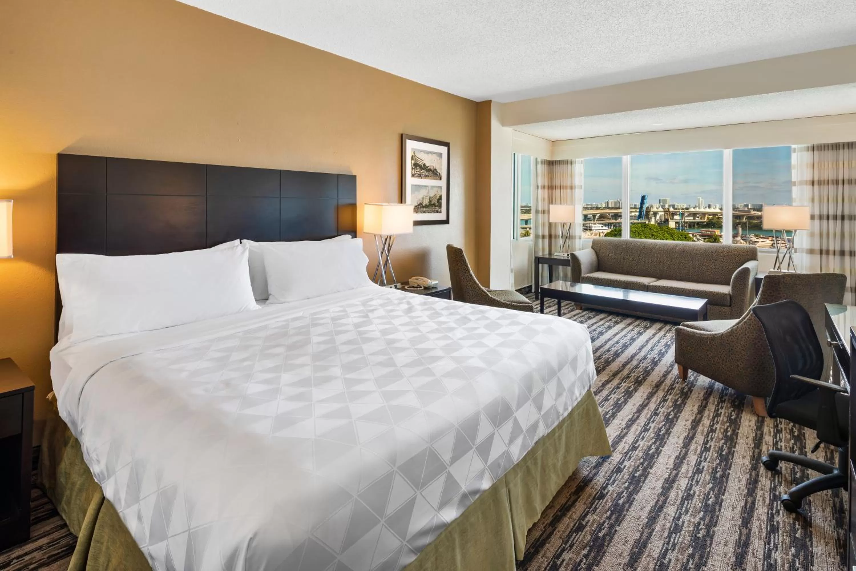 Photo of the whole room, Bed in Holiday Inn Hotel Port of Miami-Downtown by IHG