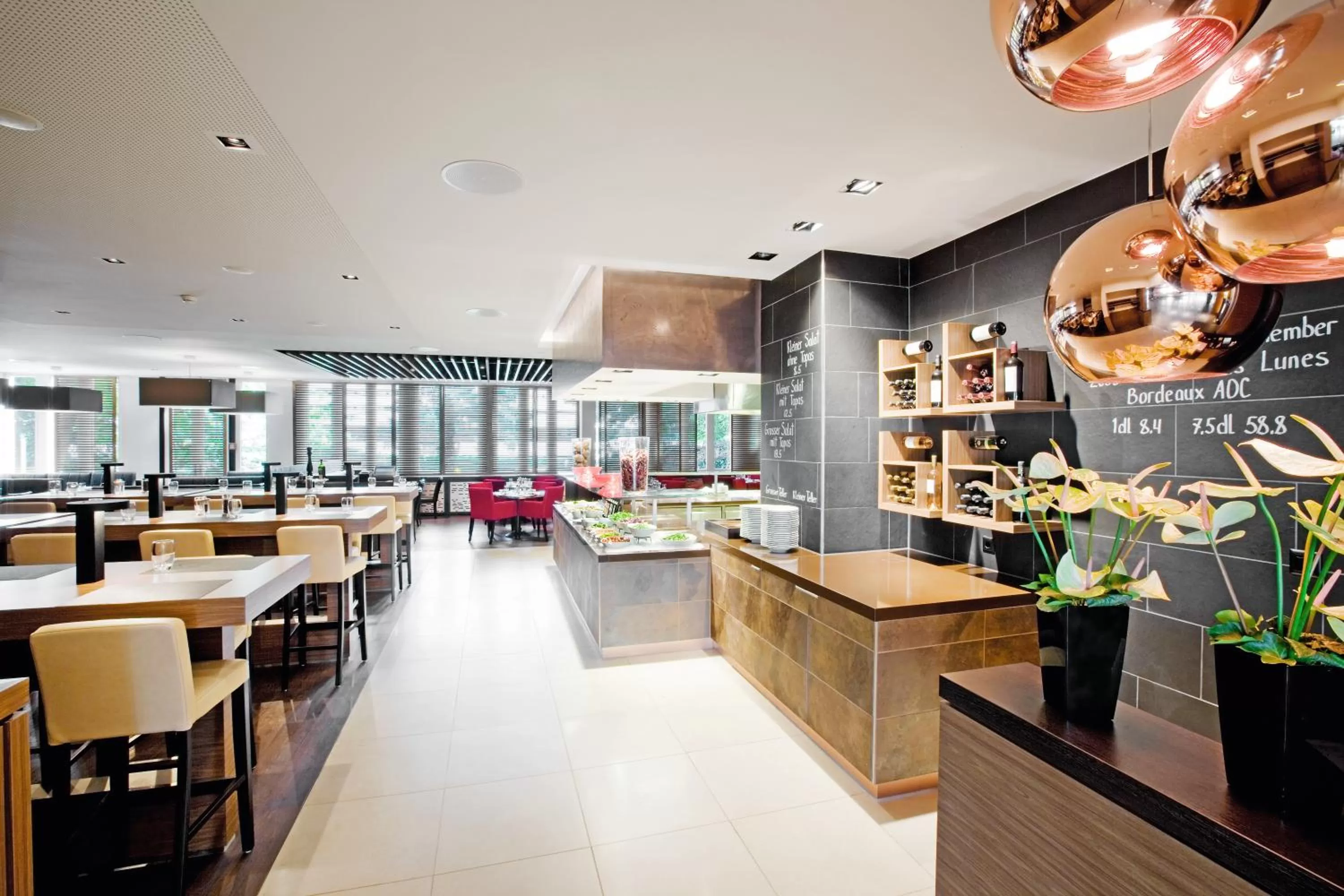 Restaurant/places to eat in Mövenpick Hotel Zurich Airport