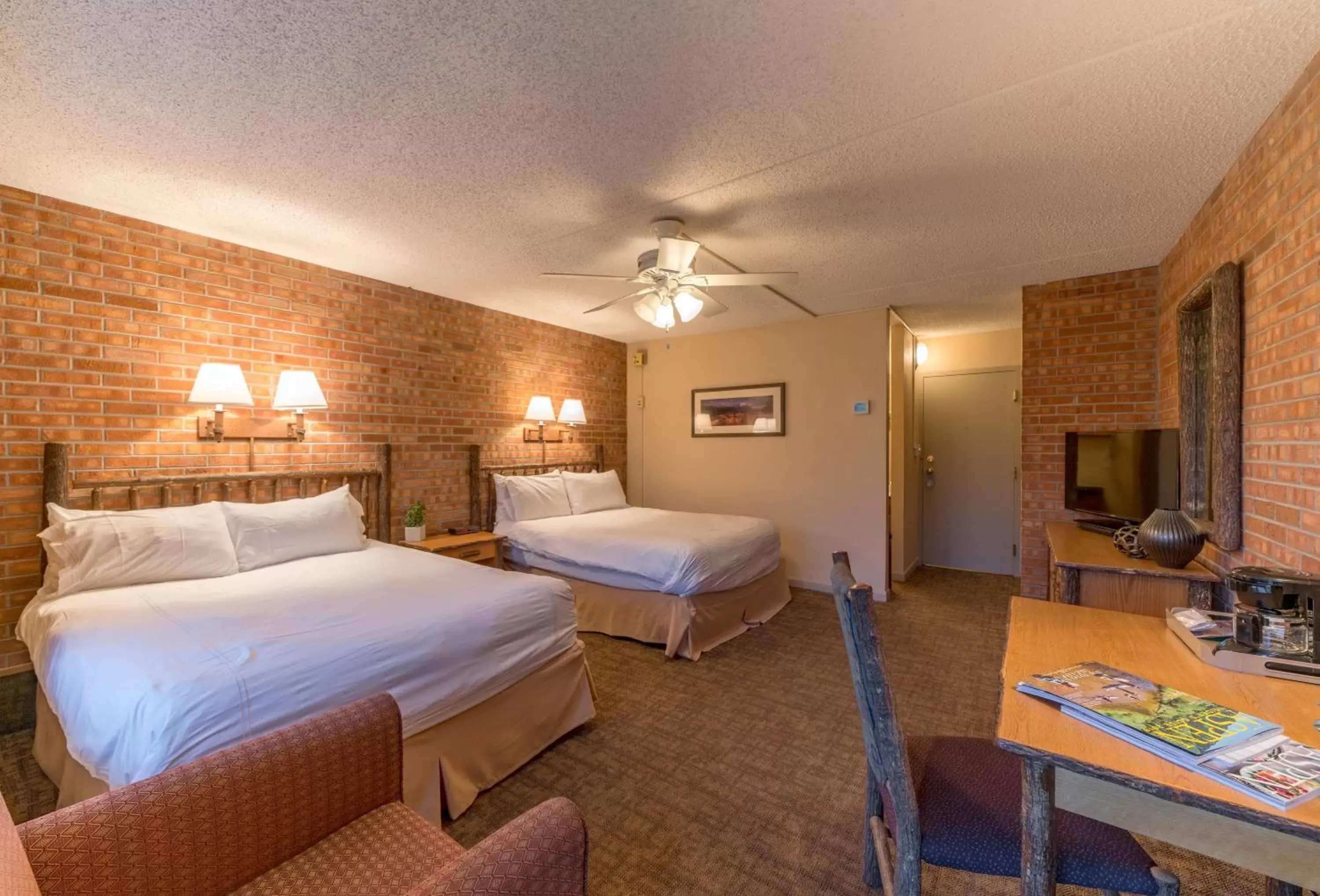 Photo of the whole room, Bed in Mountain Chalet Snowmass