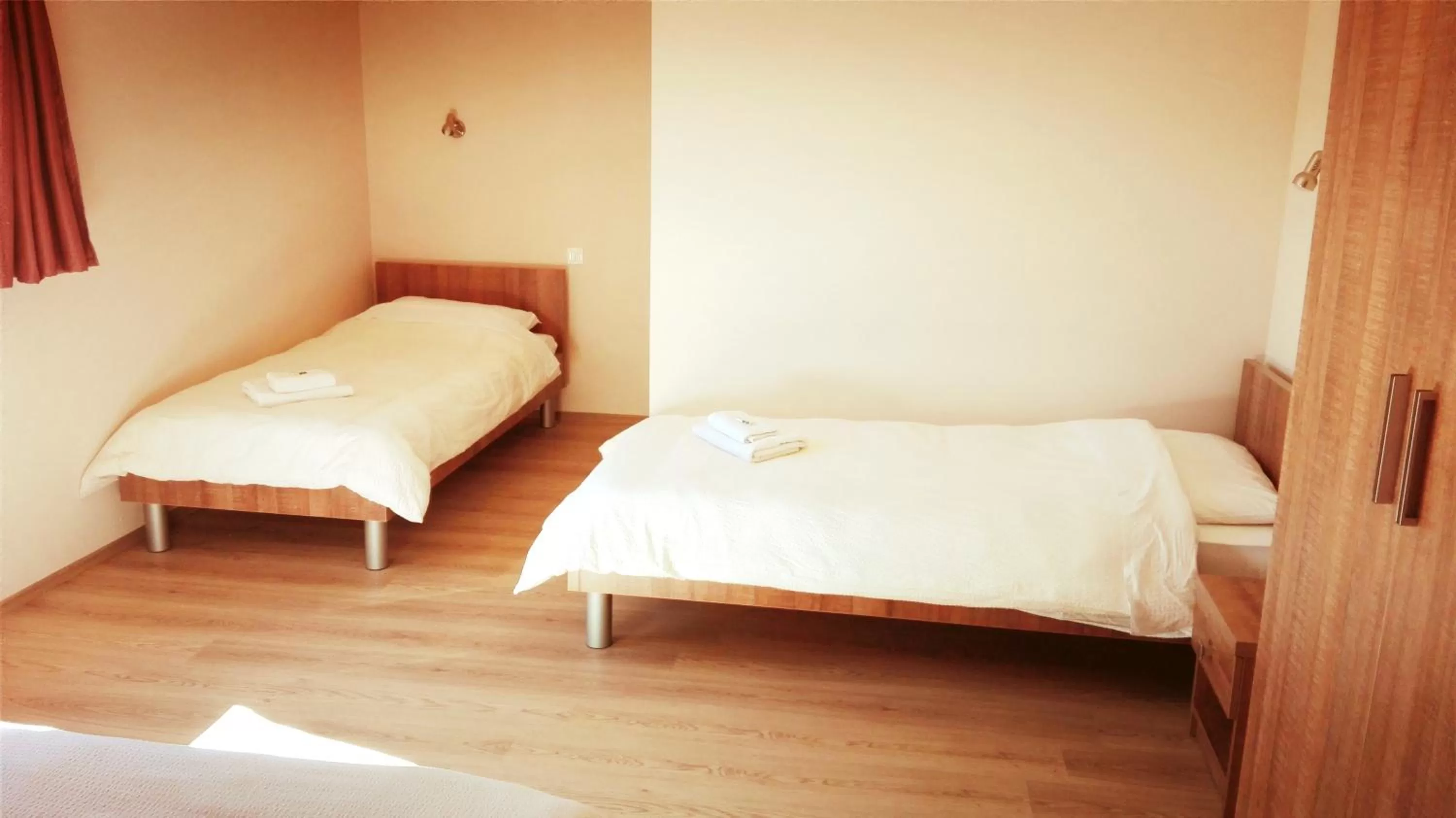 Photo of the whole room, Bed in Pansion Eden