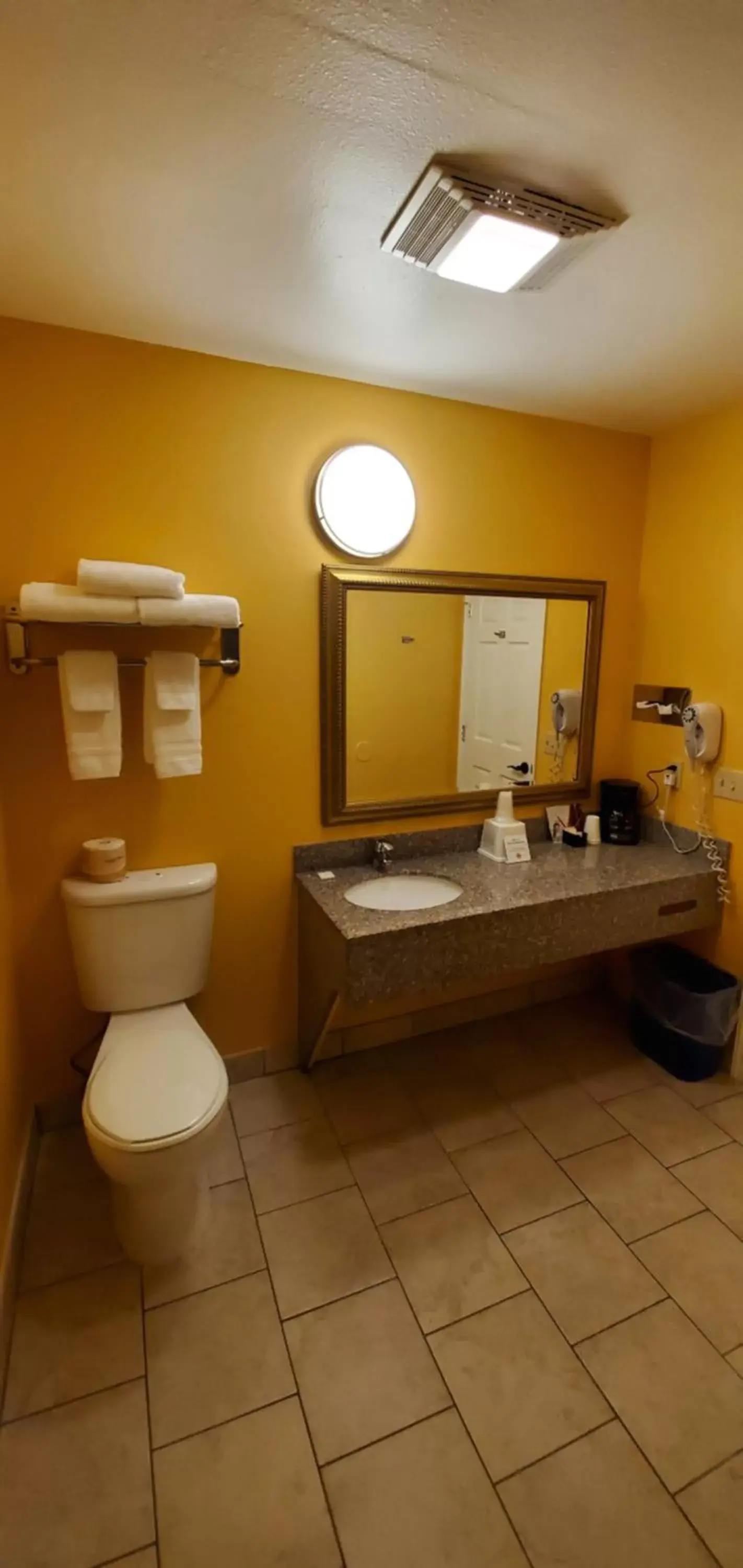 Toilet, Bathroom in Olympic View Inn