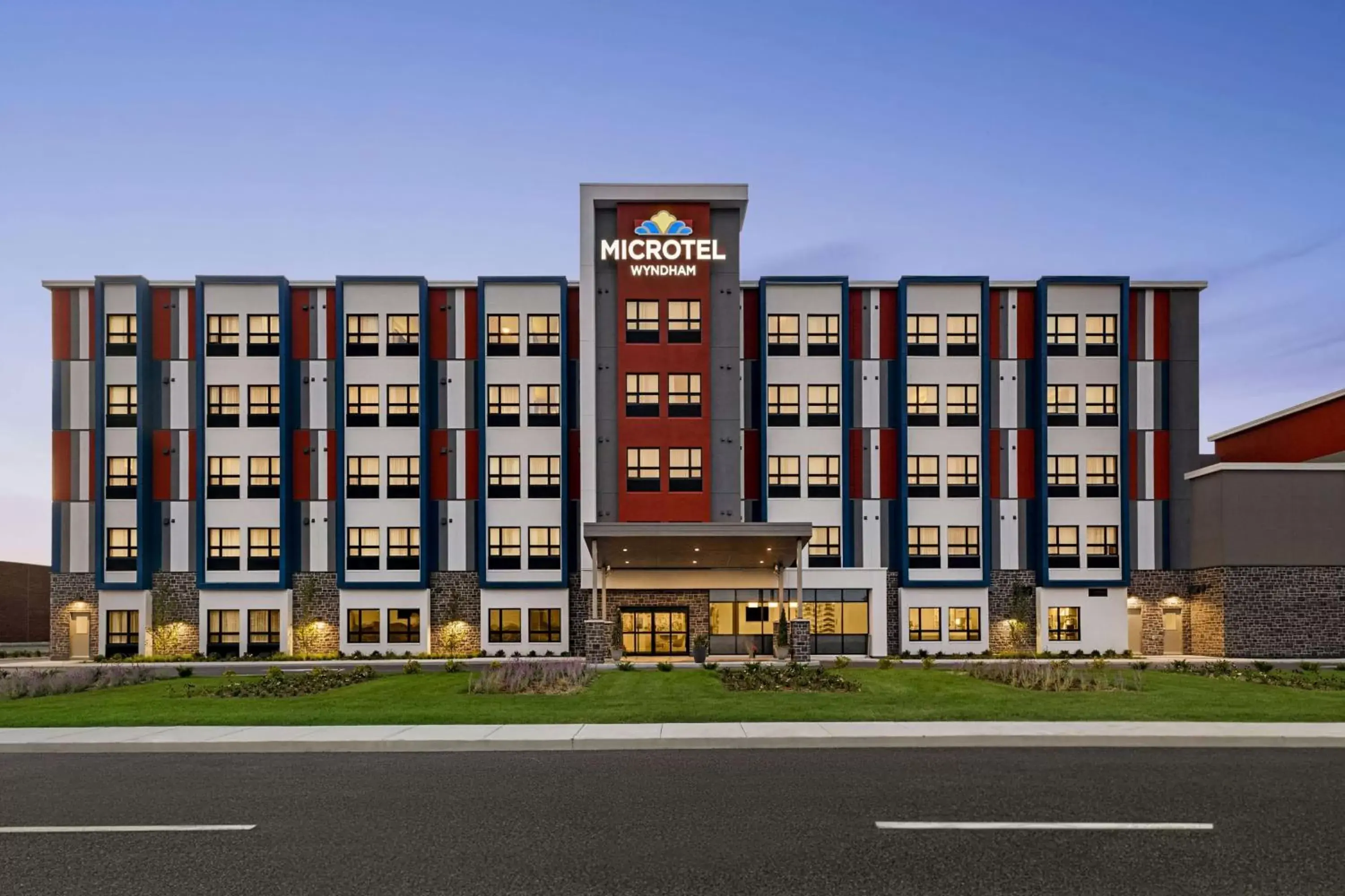 Property Building in Microtel Inn & Suites Montreal Airport-Dorval QC